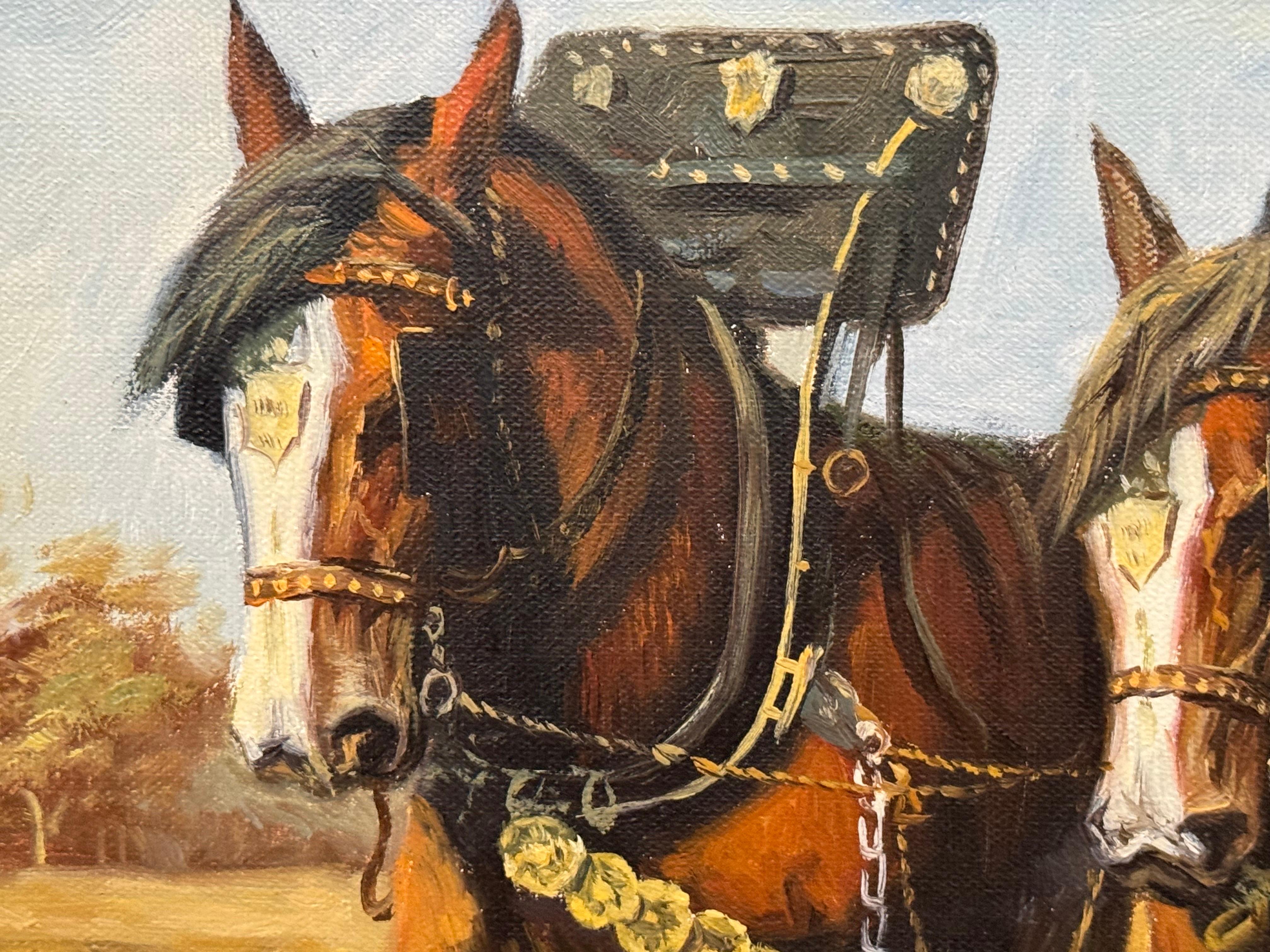 Chevaux Clydesdale et fermier labourant un champ d'automne doré dans une campagne rurale en vente 12