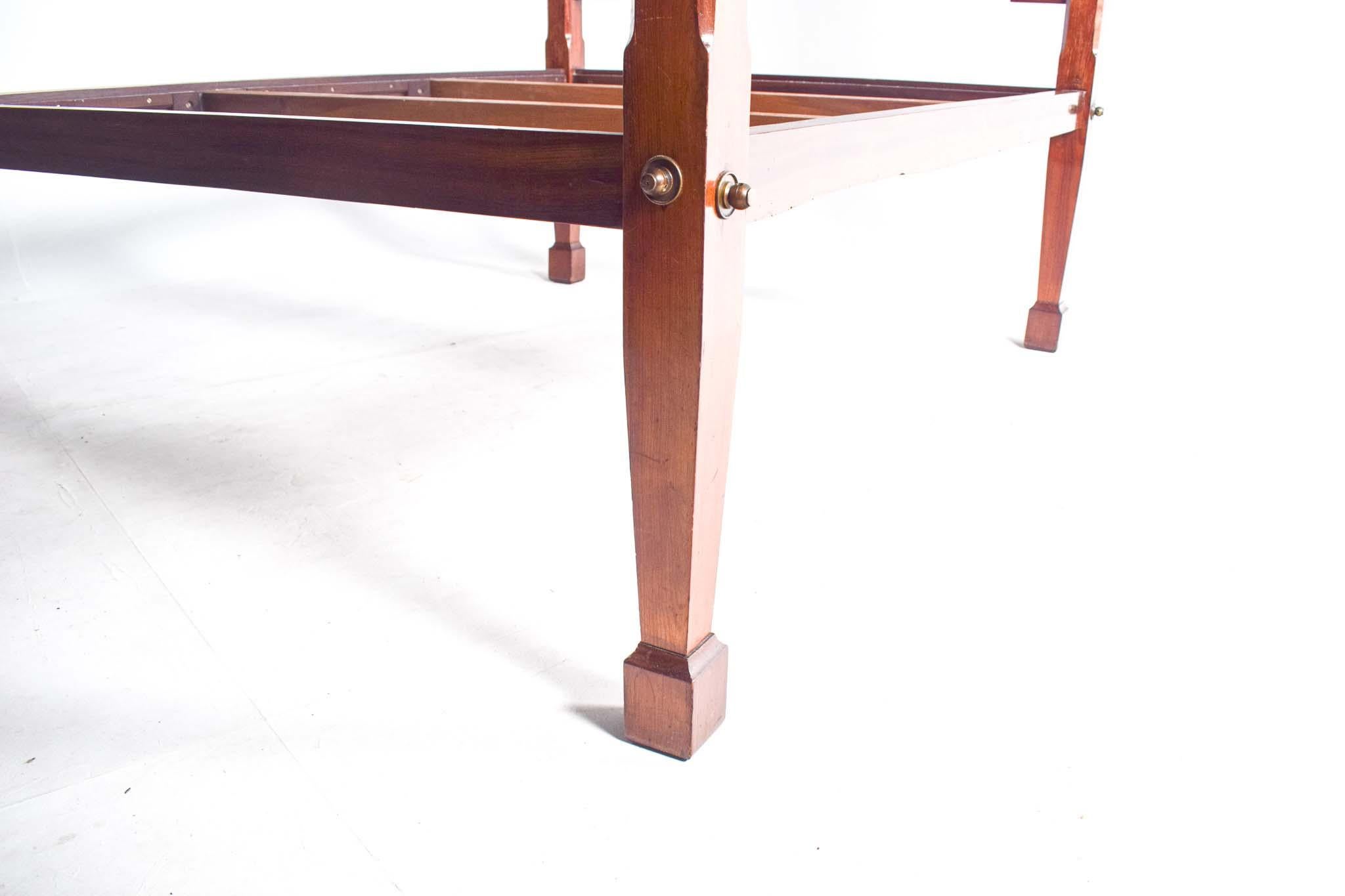 Doppelbett im Stil von D. Maria, aus Palisanderholz, Portugal, 19. Jahrhundert. im Angebot 4