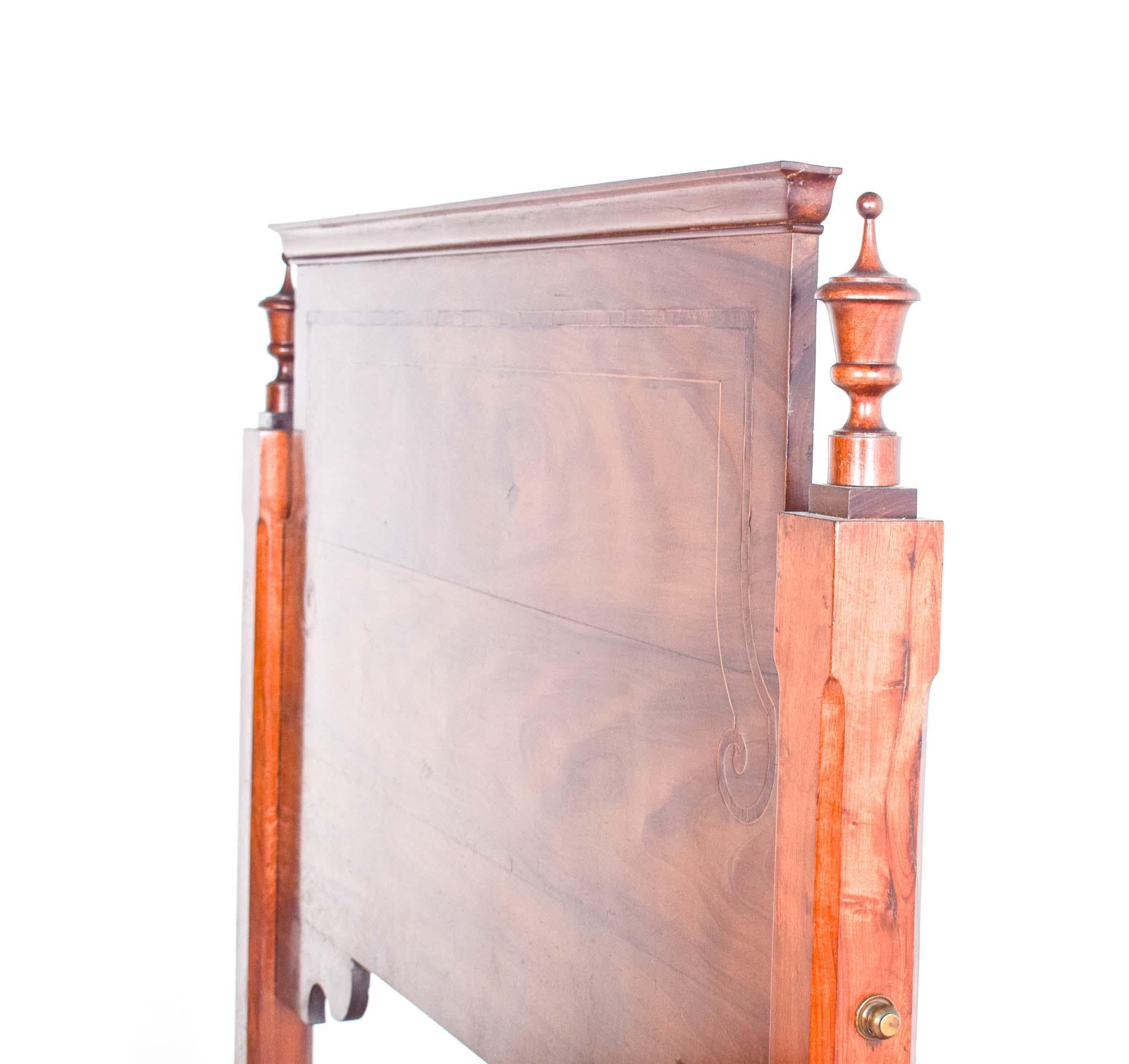 Doppelbett im Stil von D. Maria, aus Palisanderholz, Portugal, 19. Jahrhundert. im Zustand „Gut“ im Angebot in Lisboa, Lisboa