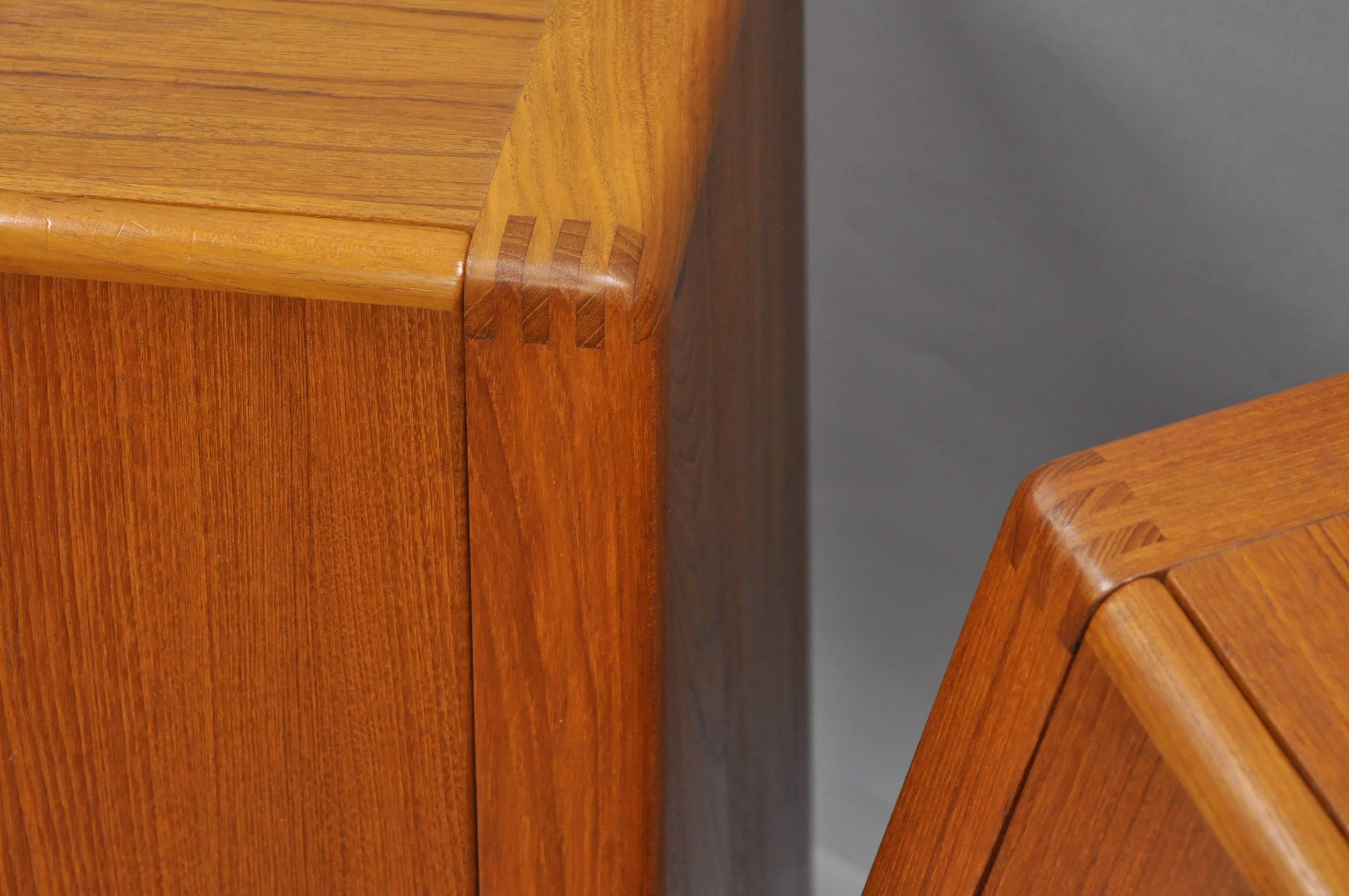 D-Scan Captain Line Pair of Danish Modern Style Teak Nightstands Bedside Tables 2