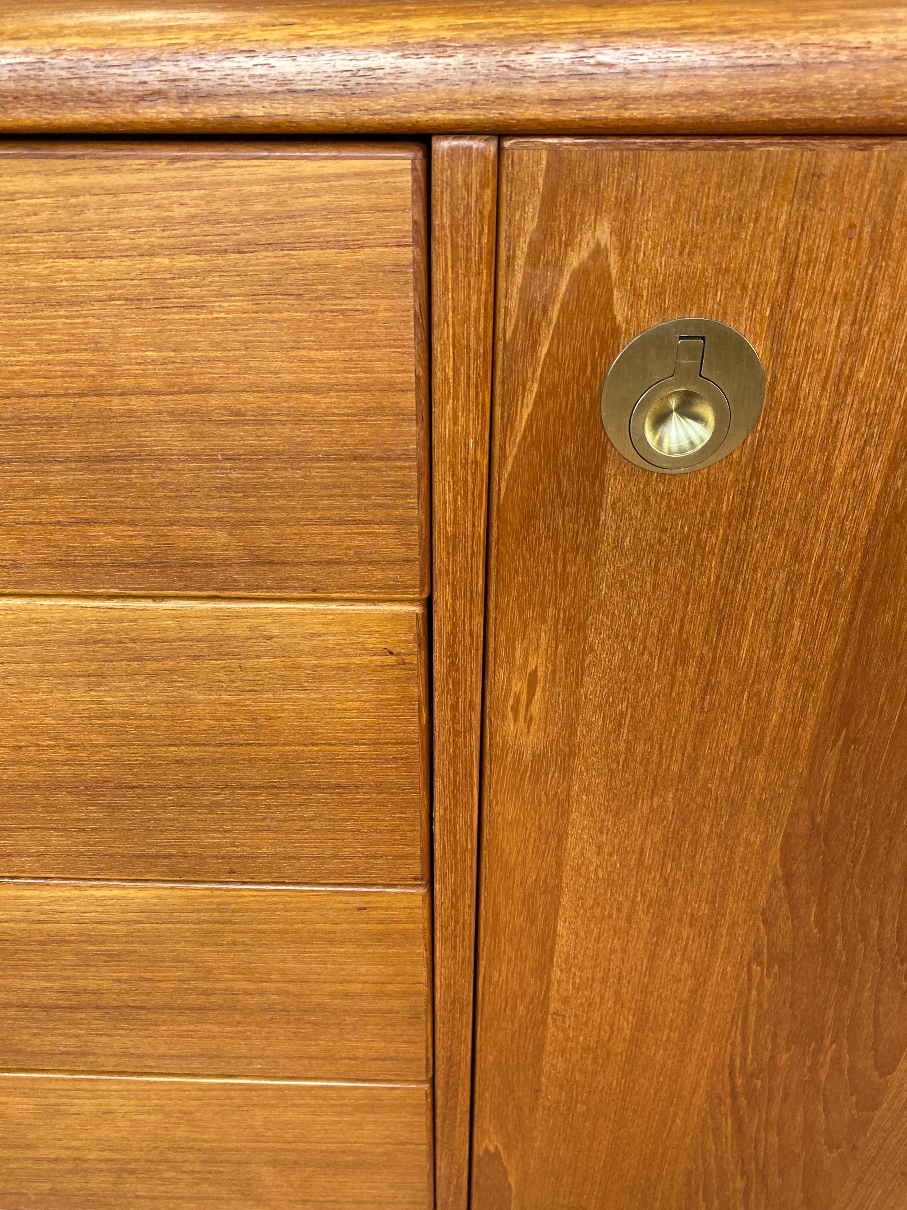 D-Scan Captain Line Scandinavian Modern Teak Credenza, 1970s 3
