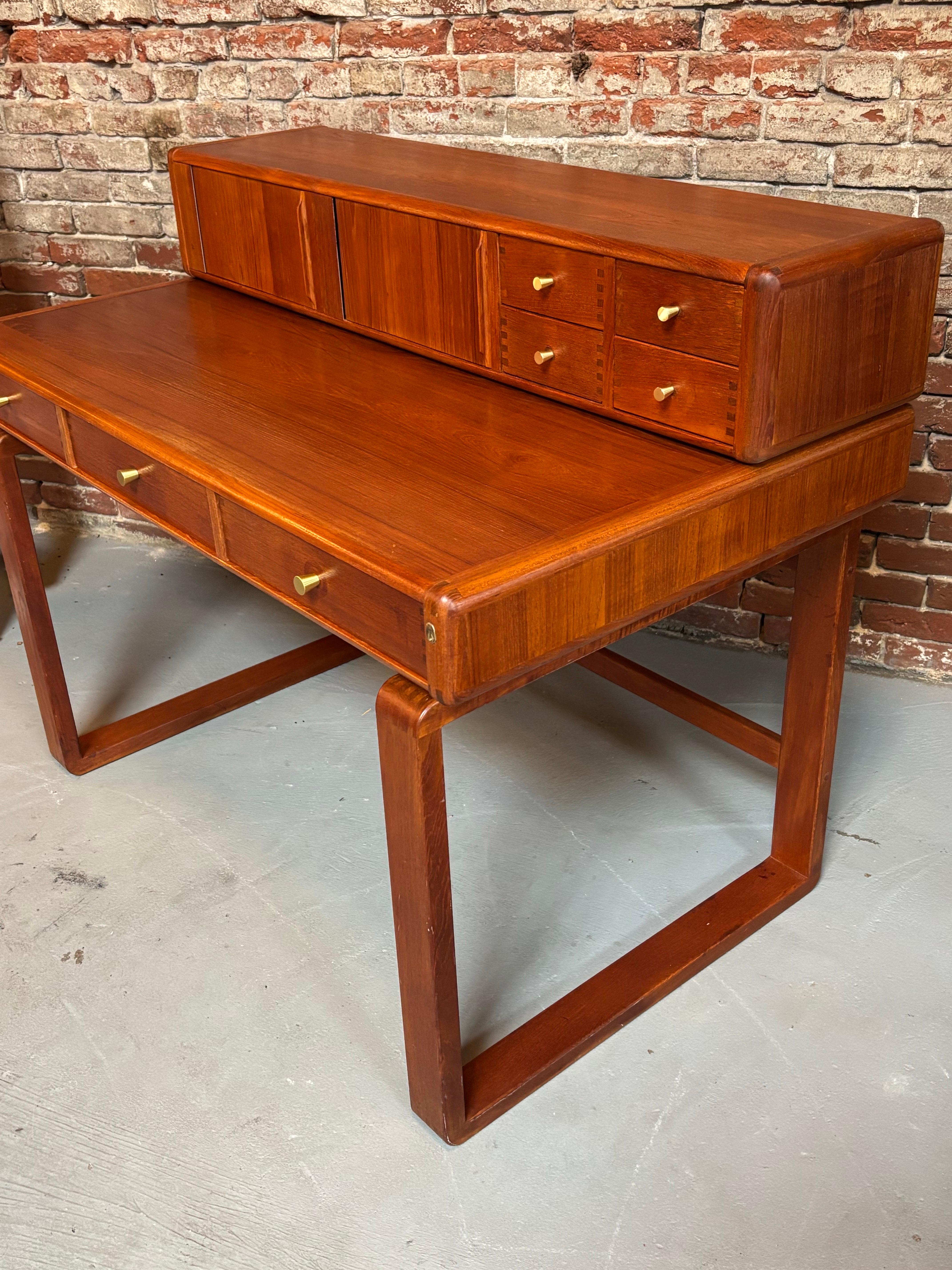D-Scan Danish Solid Teak Desk 12