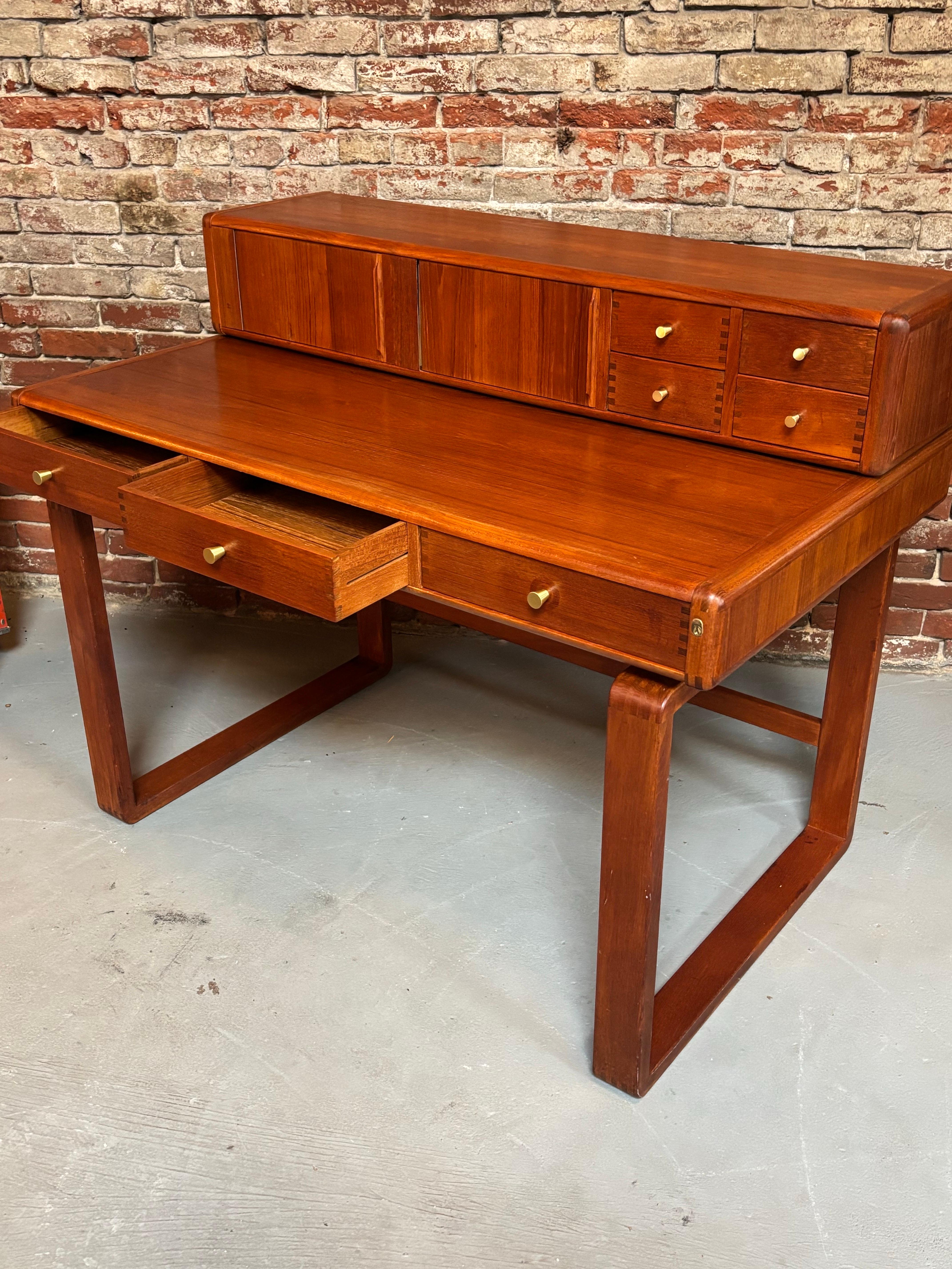 D-Scan Danish Solid Teak Desk 13