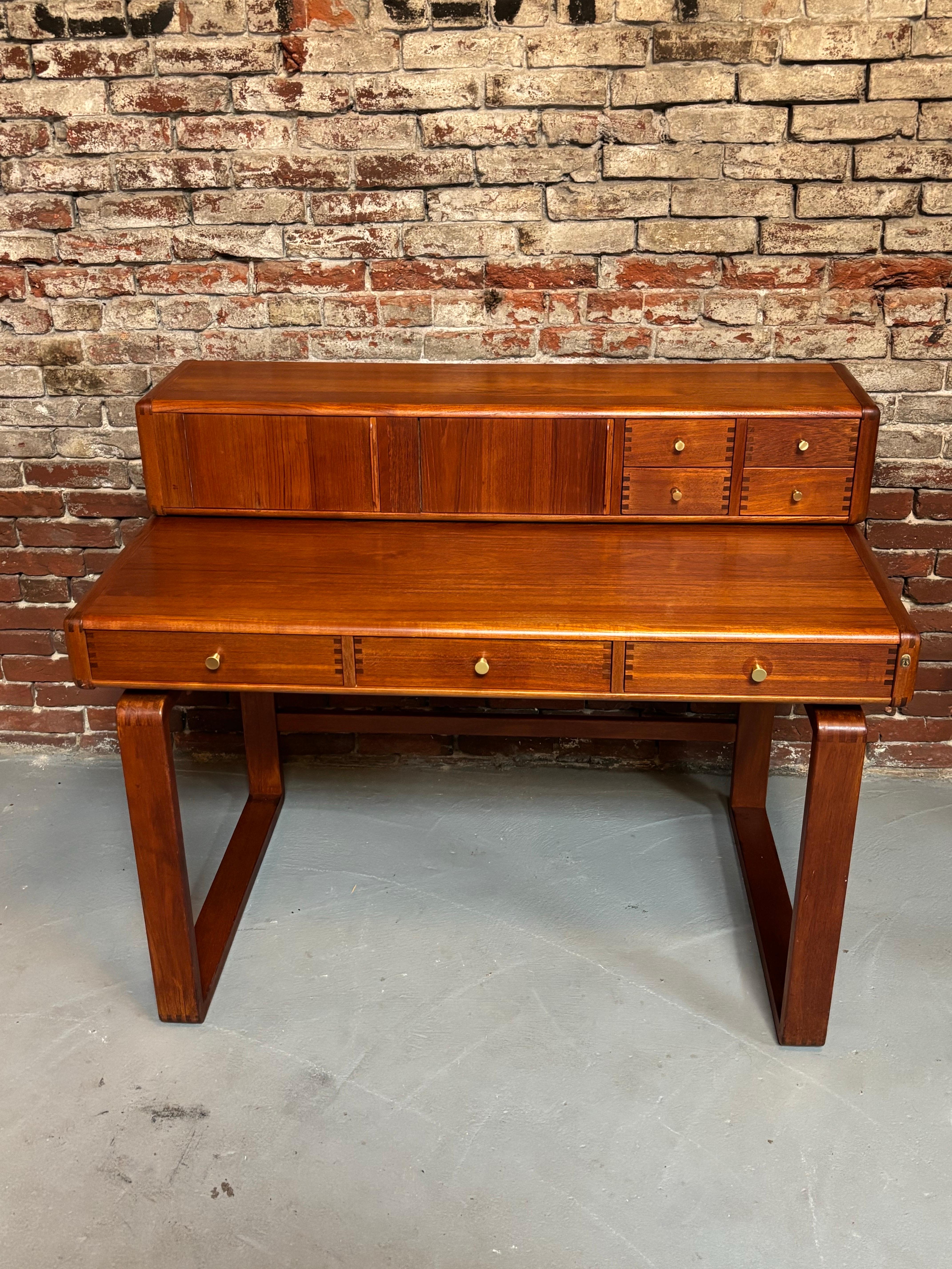 D-Scan Danish Solid Teak Desk 1
