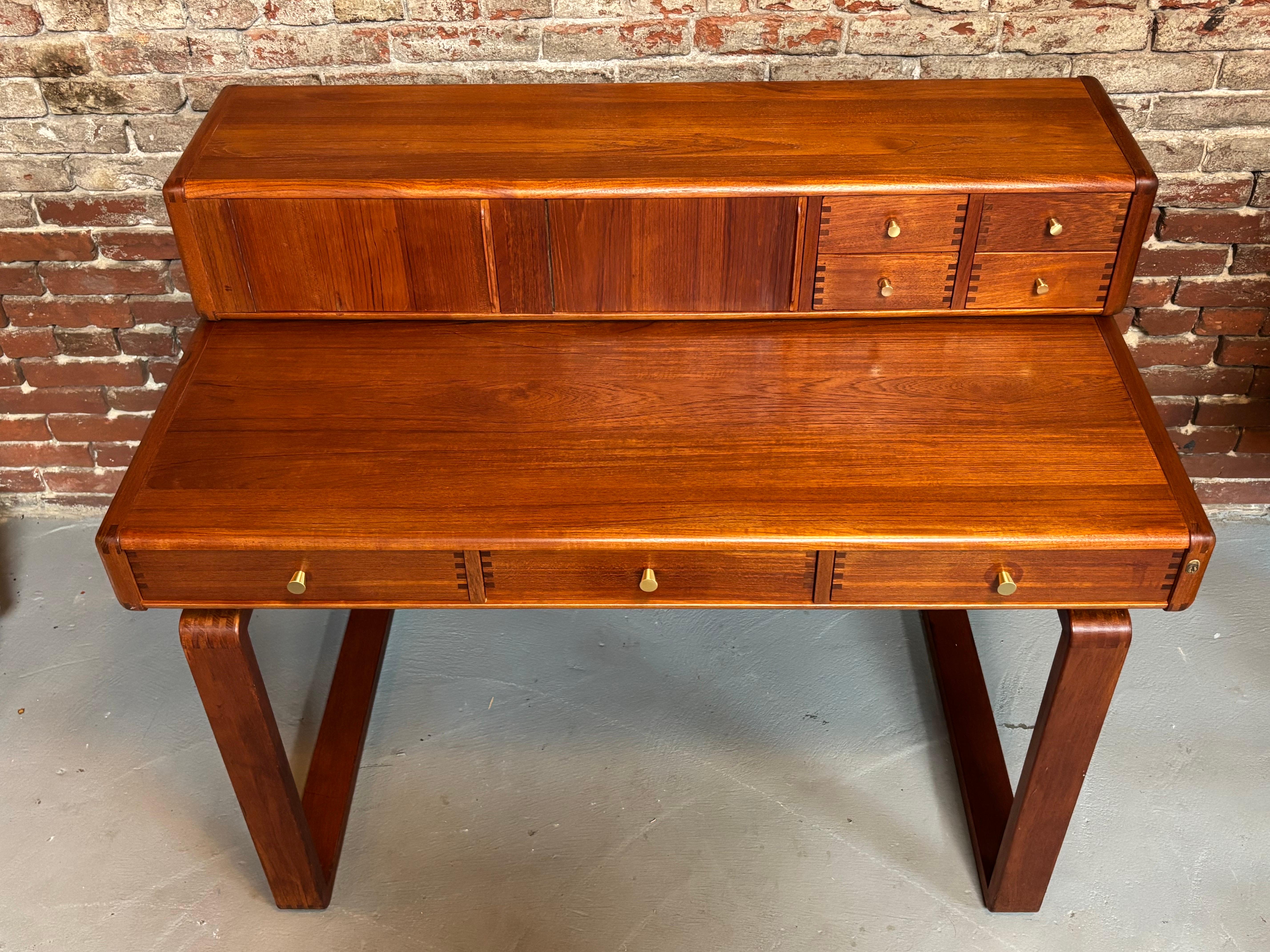 D-Scan Danish Solid Teak Desk 2