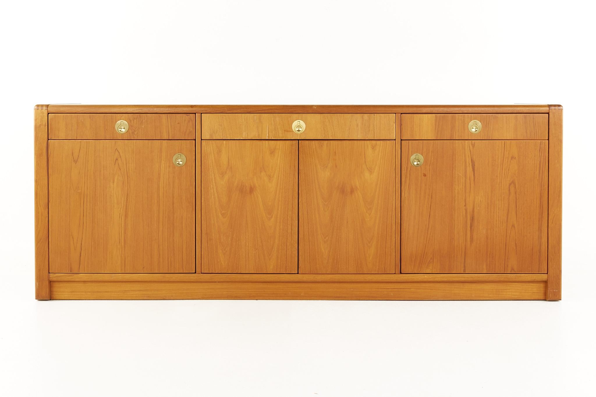 D Scan Mid Century Teak and Brass Buffet and Hutch 4