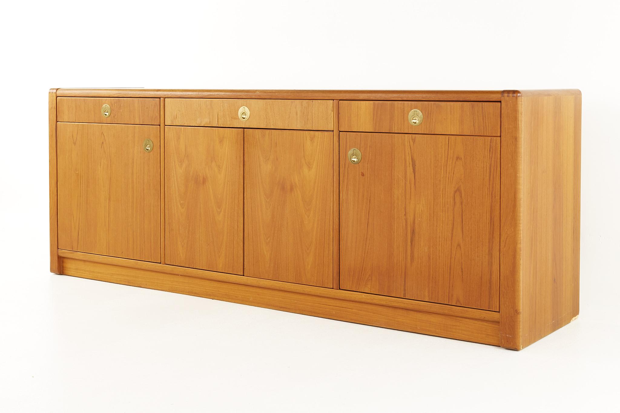 D Scan Mid Century Teak and Brass Buffet and Hutch 5
