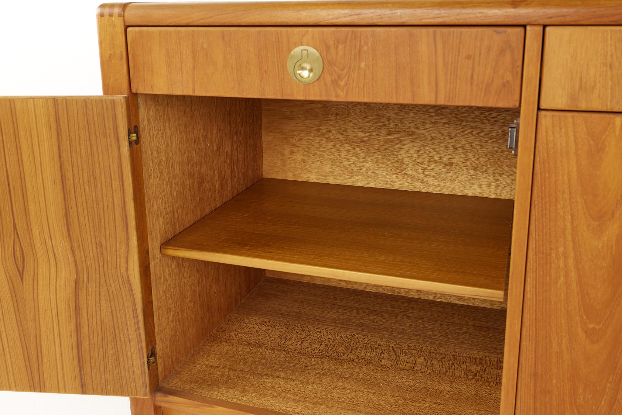 D Scan Mid Century Teak and Brass Buffet and Hutch 9