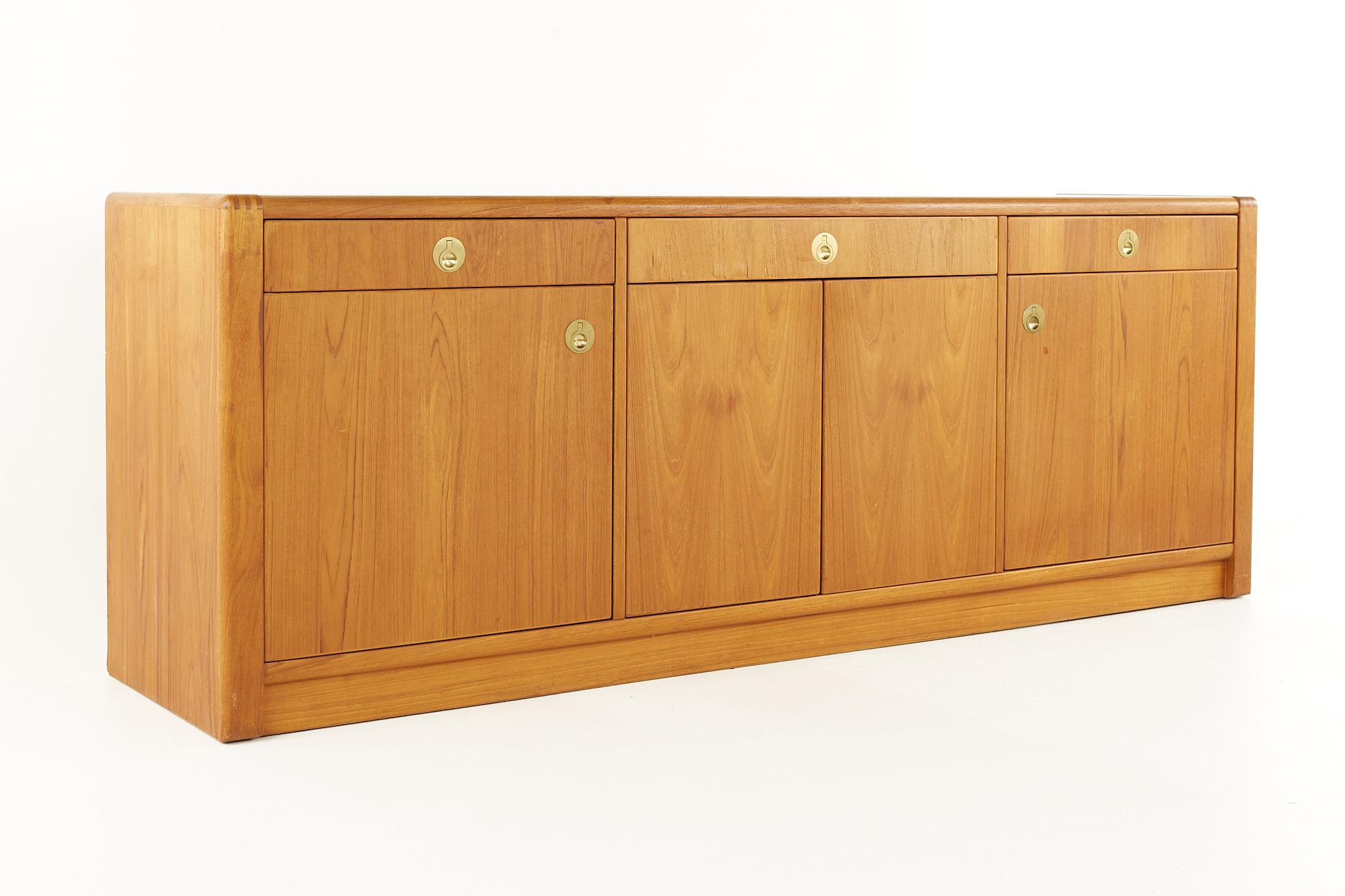 D Scan Mid Century Teak and Brass Buffet and Hutch 3