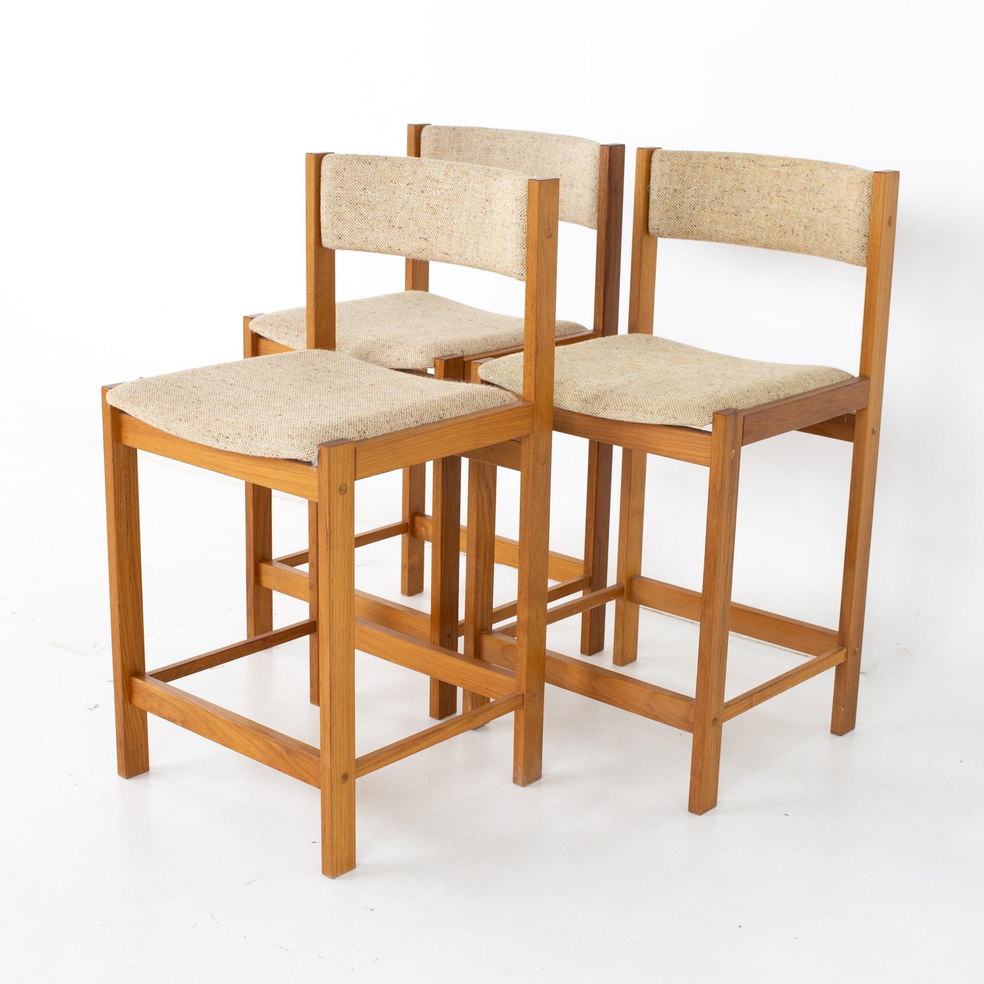 D Scan mid century teak counter bar stools, set of 3
Each stool measures: 18.5 wide x 17.25 deep x 35.5 high, with a seat height of 24 inches

All pieces of furniture can be had in what we call restored vintage condition. That means the piece is