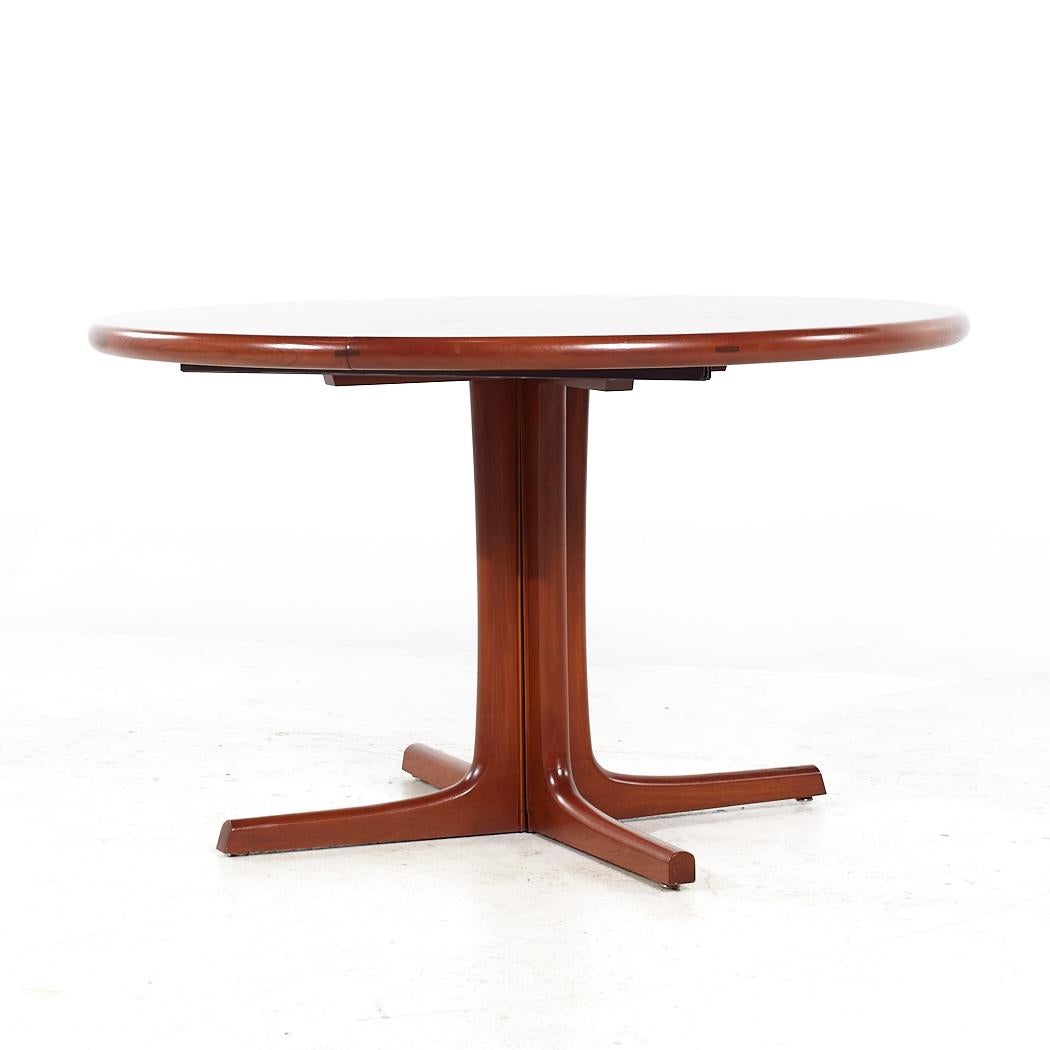 Mid-Century Modern D Scan Mid Century Teak Expanding Dining Table with 2 Leaves For Sale