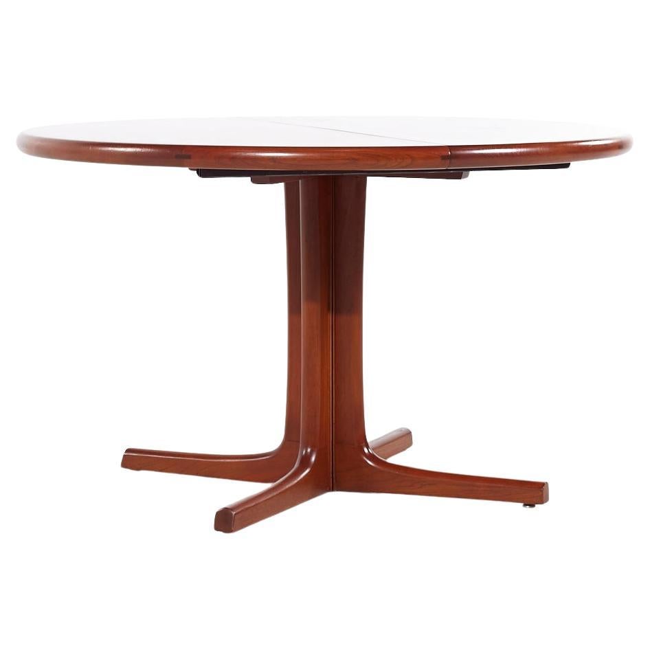 D Scan Mid Century Teak Expanding Dining Table with 2 Leaves For Sale