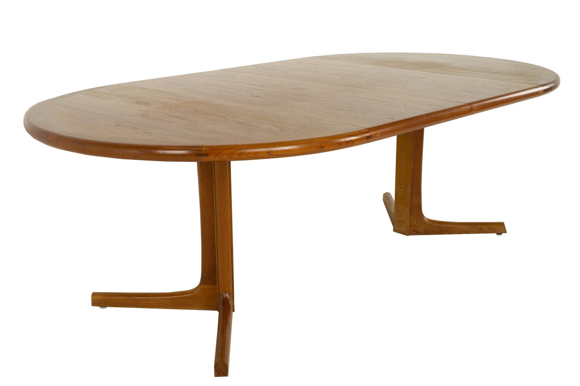 D-Scan Mid Century Teak Round Dining Table, 2 Leaves 4