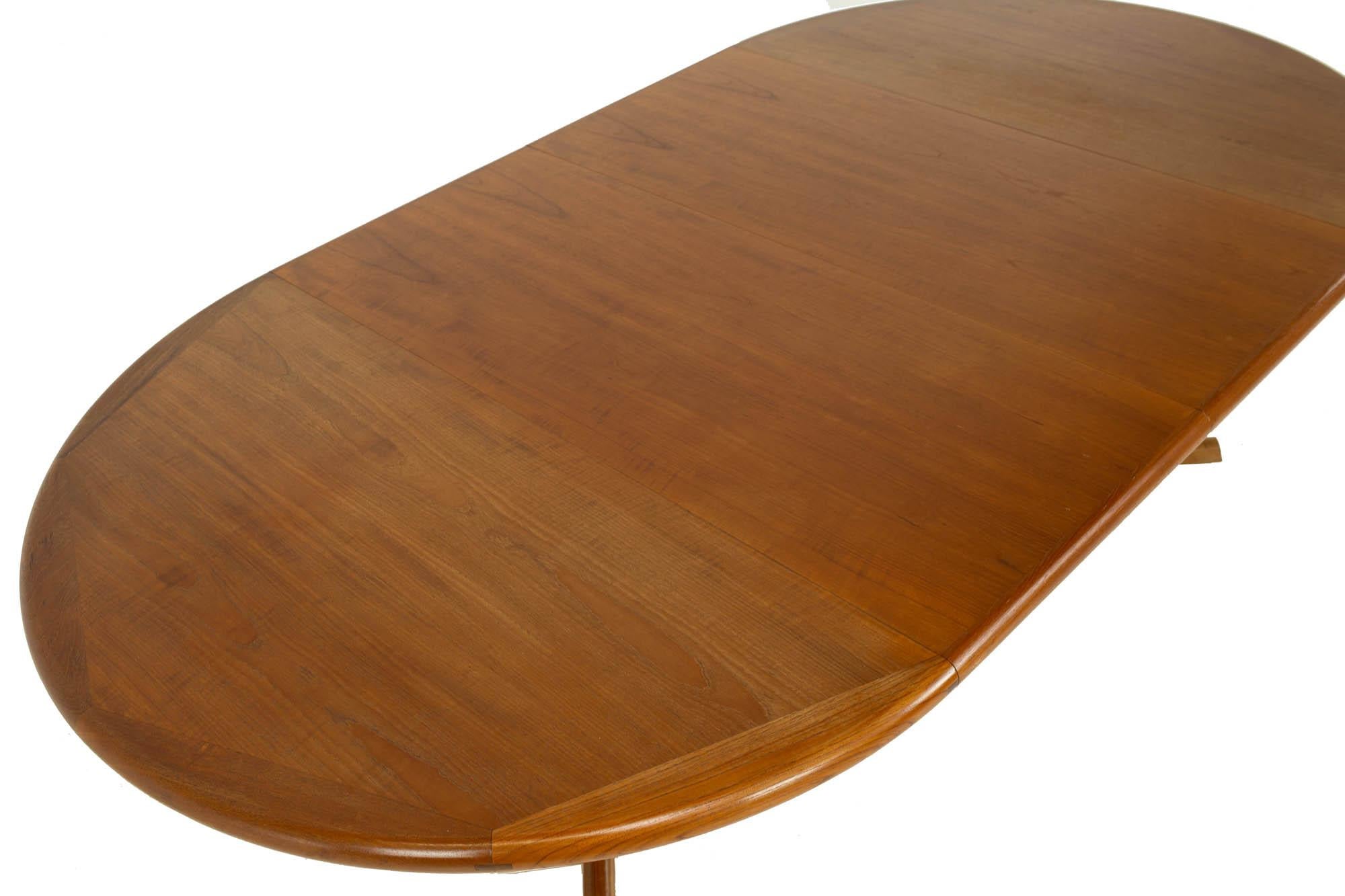 D-Scan Mid Century Teak Round Dining Table, 2 Leaves 7