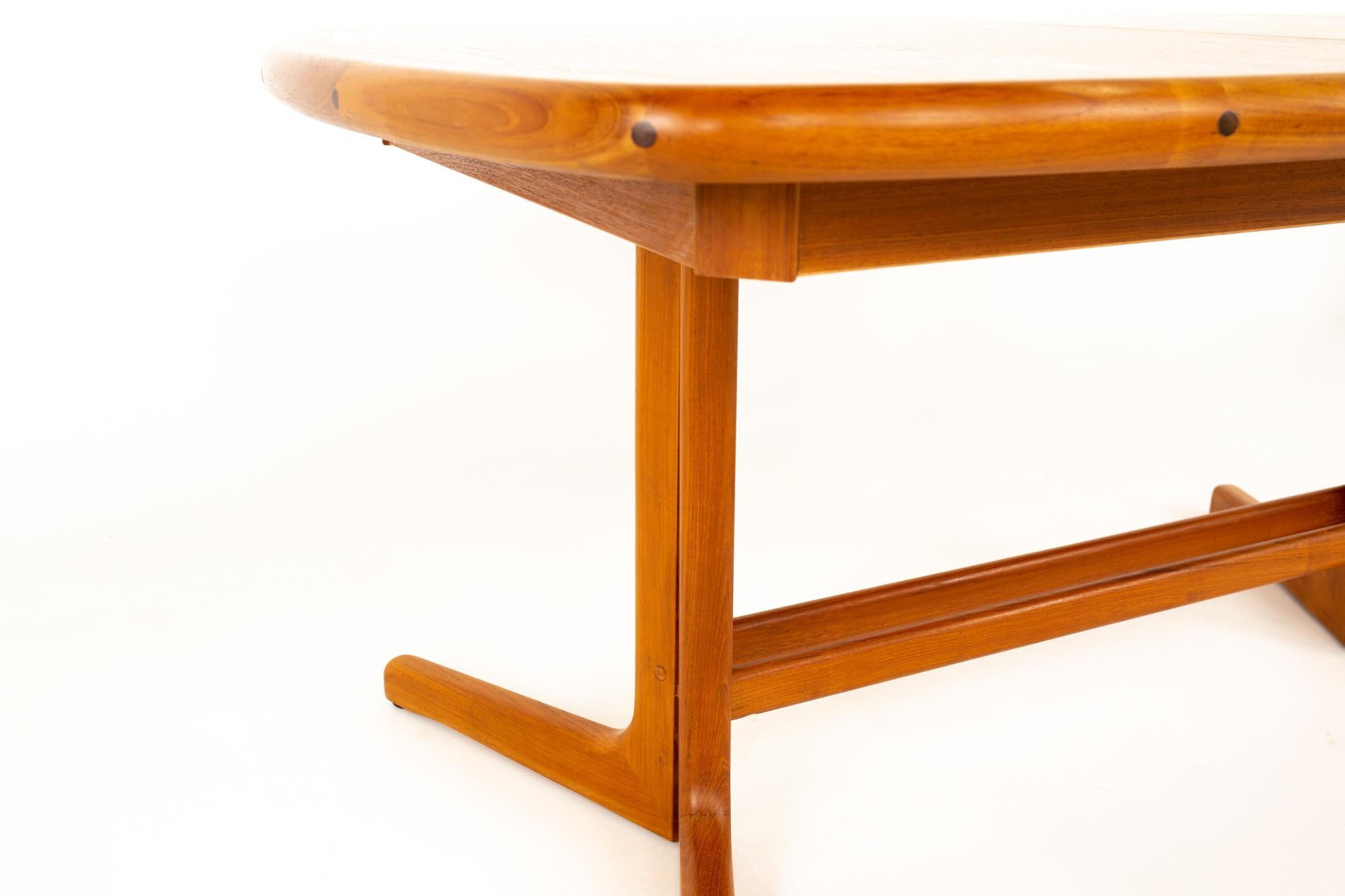 D-Scan Mid Century Teak Hidden Leaf Dining Table In Good Condition In Countryside, IL