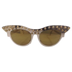 D Style gold plate with studs sunglasses