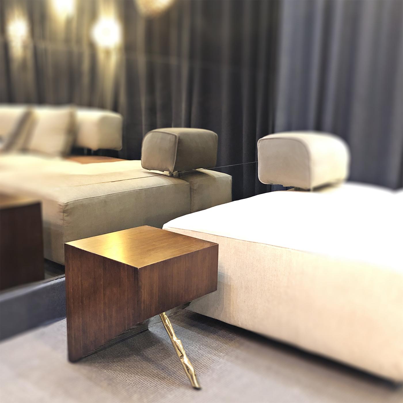 D/Zen Table d'appoint carrée en or et brun par CtrlZak Neuf - En vente à Milan, IT