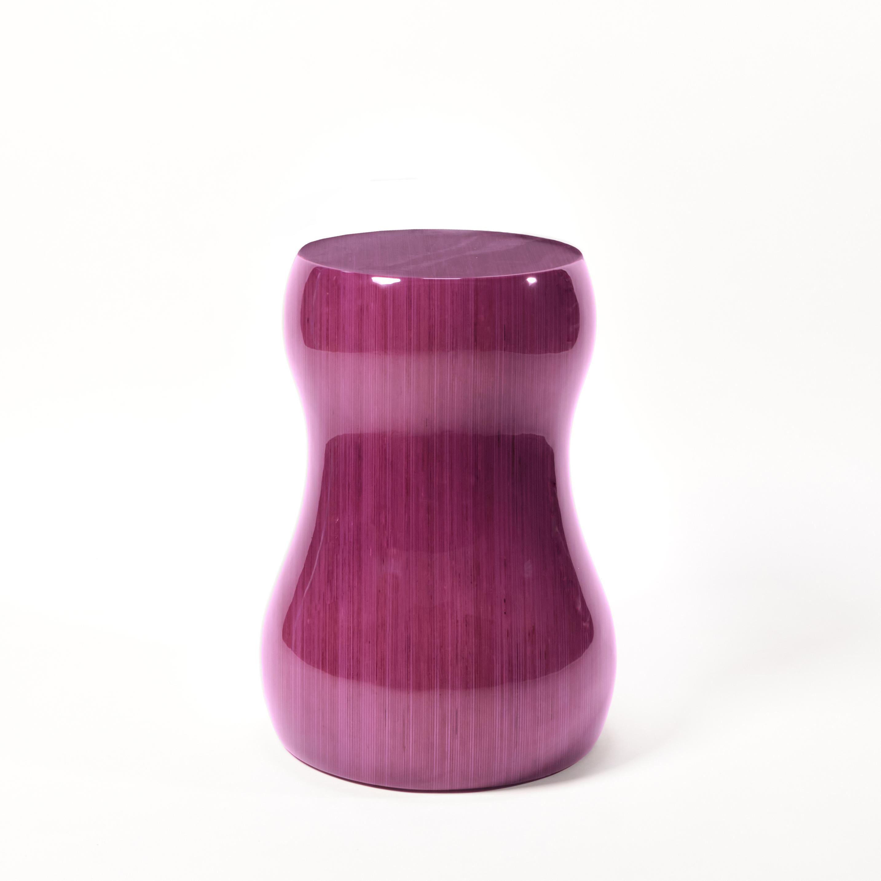 XXIe siècle et contemporain Tabouret/table d'appoint Glossy D0U8L3 en contreplaqué de bouleau baltique violet, par Timbur en vente