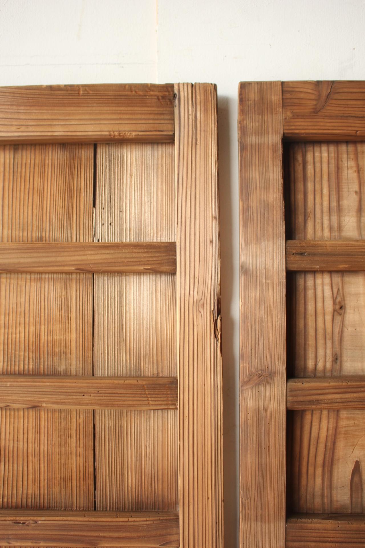 D10 Antigüedades japonesas puertas de dos tableros, herrajes, diseño de rayas de cedro en venta 5
