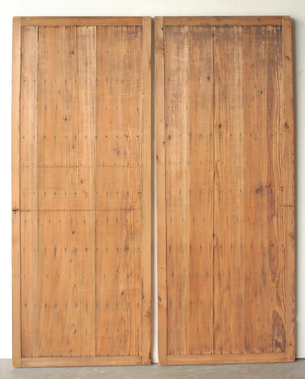 D10 Antigüedades japonesas puertas de dos tableros, herrajes, diseño de rayas de cedro en venta 9