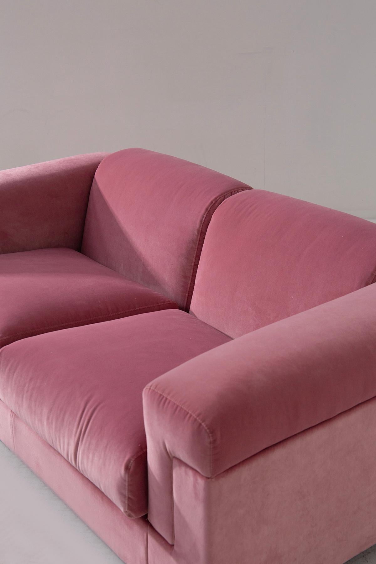D120 Sofá de terciopelo rosa Valeria Borsani y Alfredo Bonetti para Tecno en Bueno estado para la venta en Milano, IT