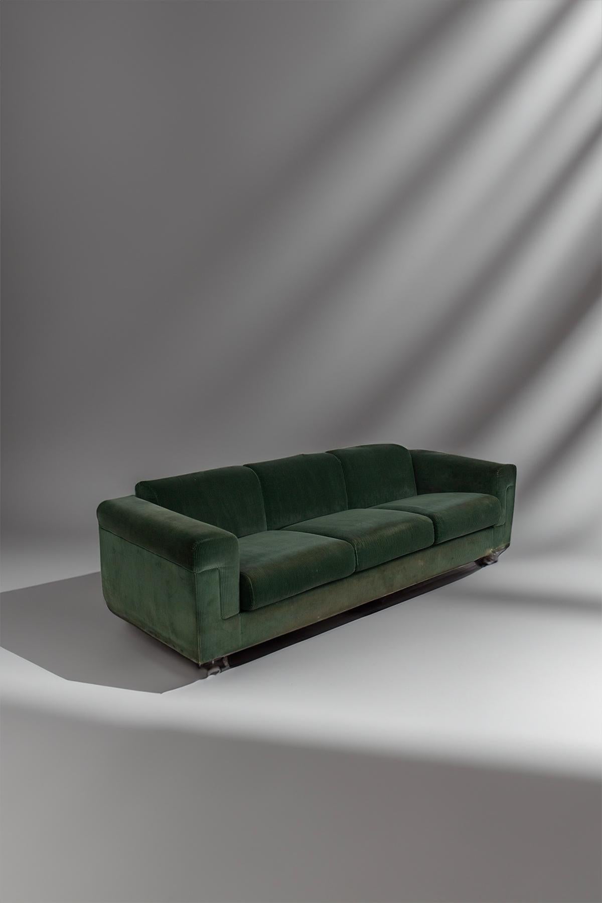 There exists a piece of furniture that embodies the spirit of the 1970s with unparalleled elegance—the Valeria Borsani and Alfredo Bonetti 'D120' sofa for Tecno. Crafted with meticulous attention to detail and infused with a sense of timeless