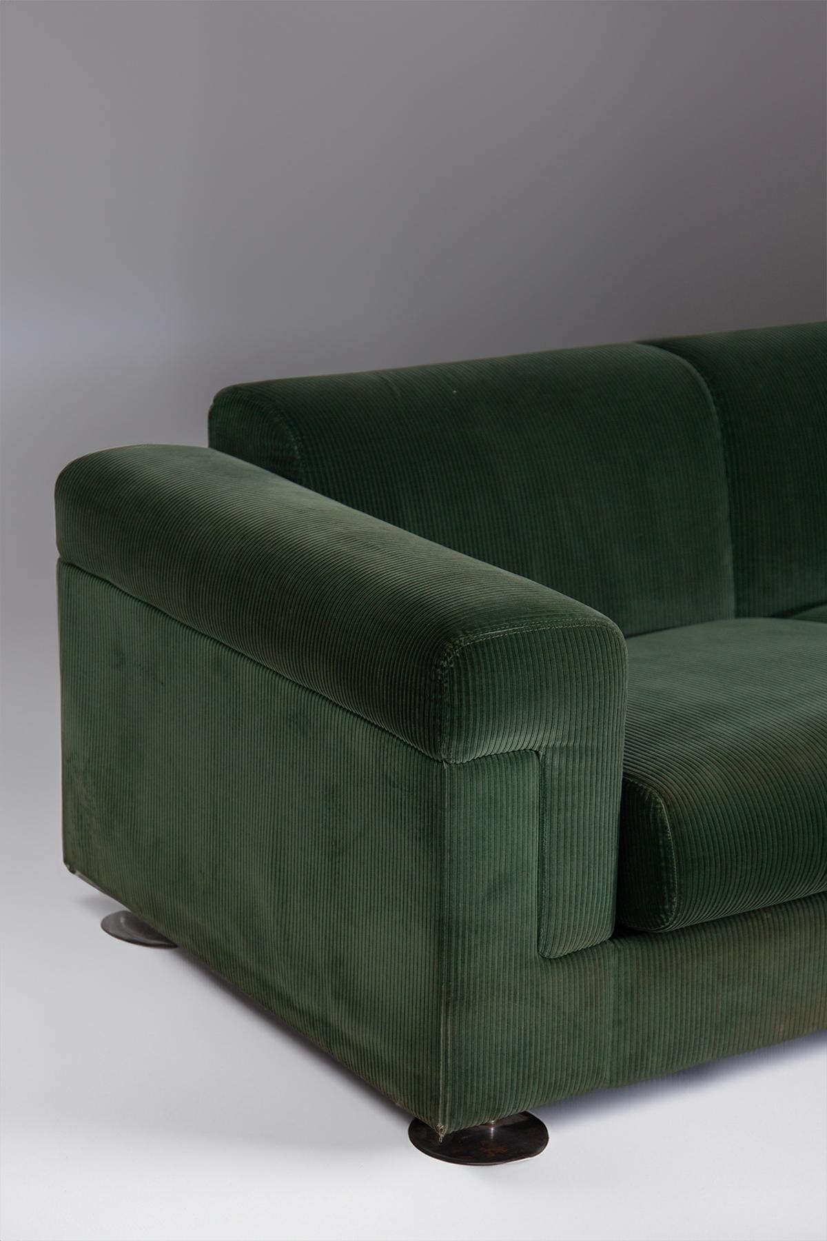 Italian D120 Green Velvet Sofa Valeria Borsani and Alfredo Bonetti for Tecno For Sale