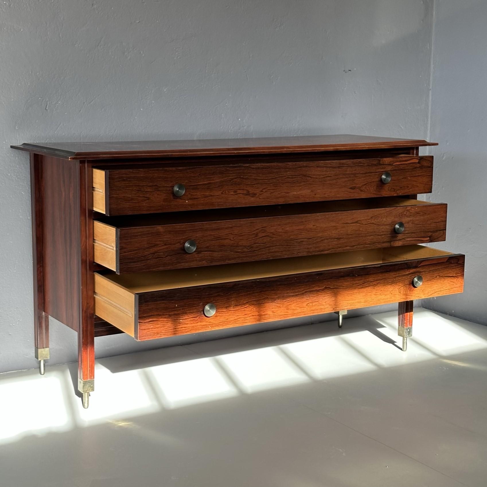 D154 dresser-chest of drawers design by Carlo de Carli for Sormani, 1960s In Good Condition In Milan, IT