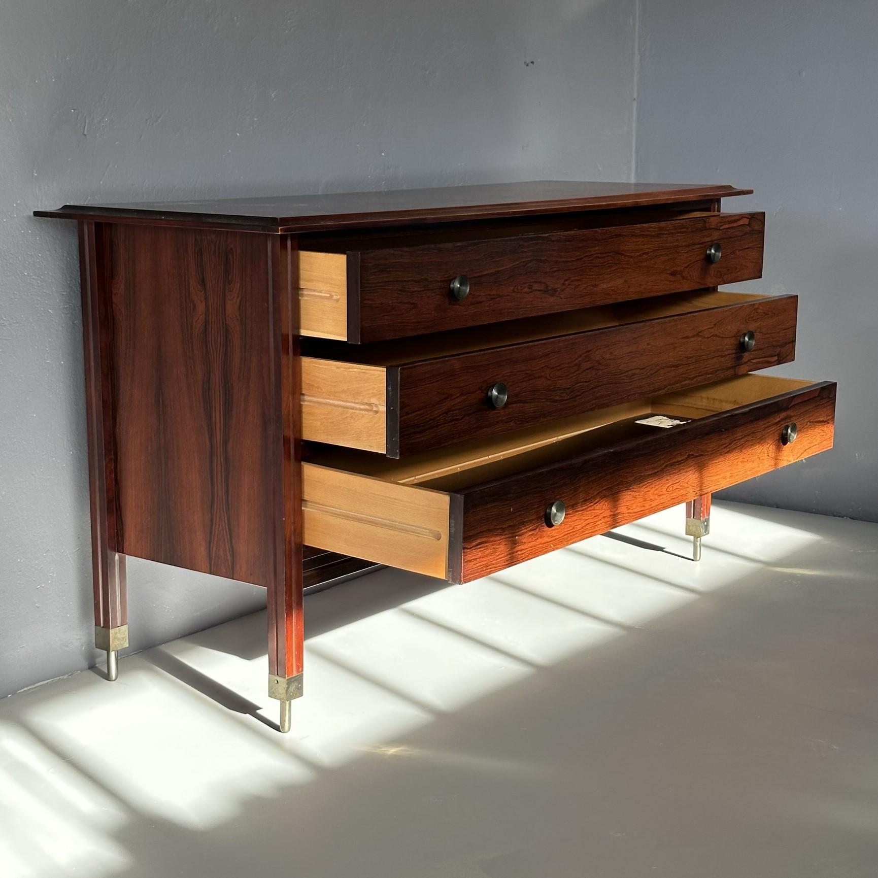 Mid-20th Century D154 dresser-chest of drawers design by Carlo de Carli for Sormani, 1960s