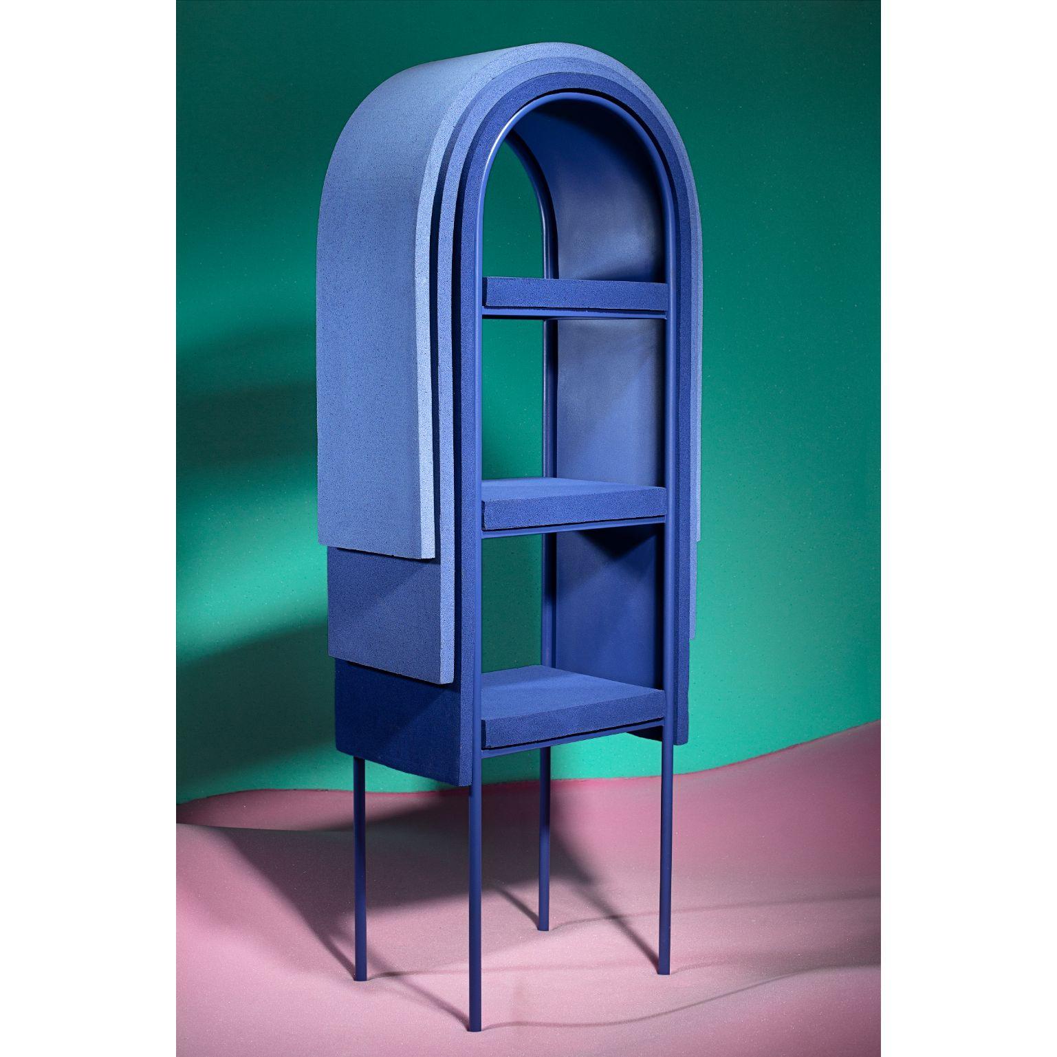D33 - bookcase by Cultivado Em Casa
Dimensions: 70 x 40 x 80 cm
Materials: D33 foam, acrylic paint, acrylic resin, carbon steel.

Also available: different colors

The D33 collection is intended to enhance foam, a material so present in