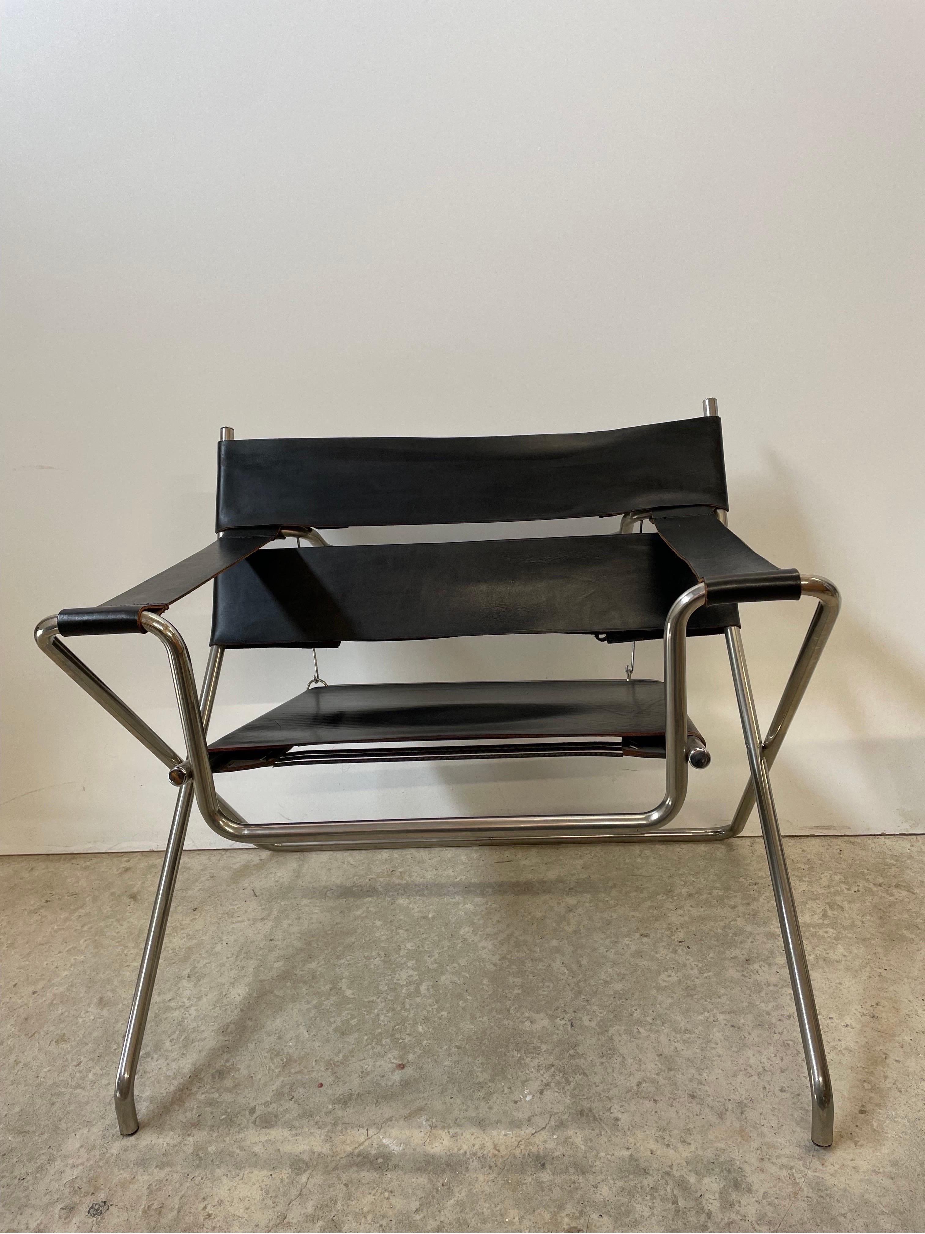 Minimalist D4 Foldingchair by Marcel Breuer for Tecta in Black Leather -1980 For Sale