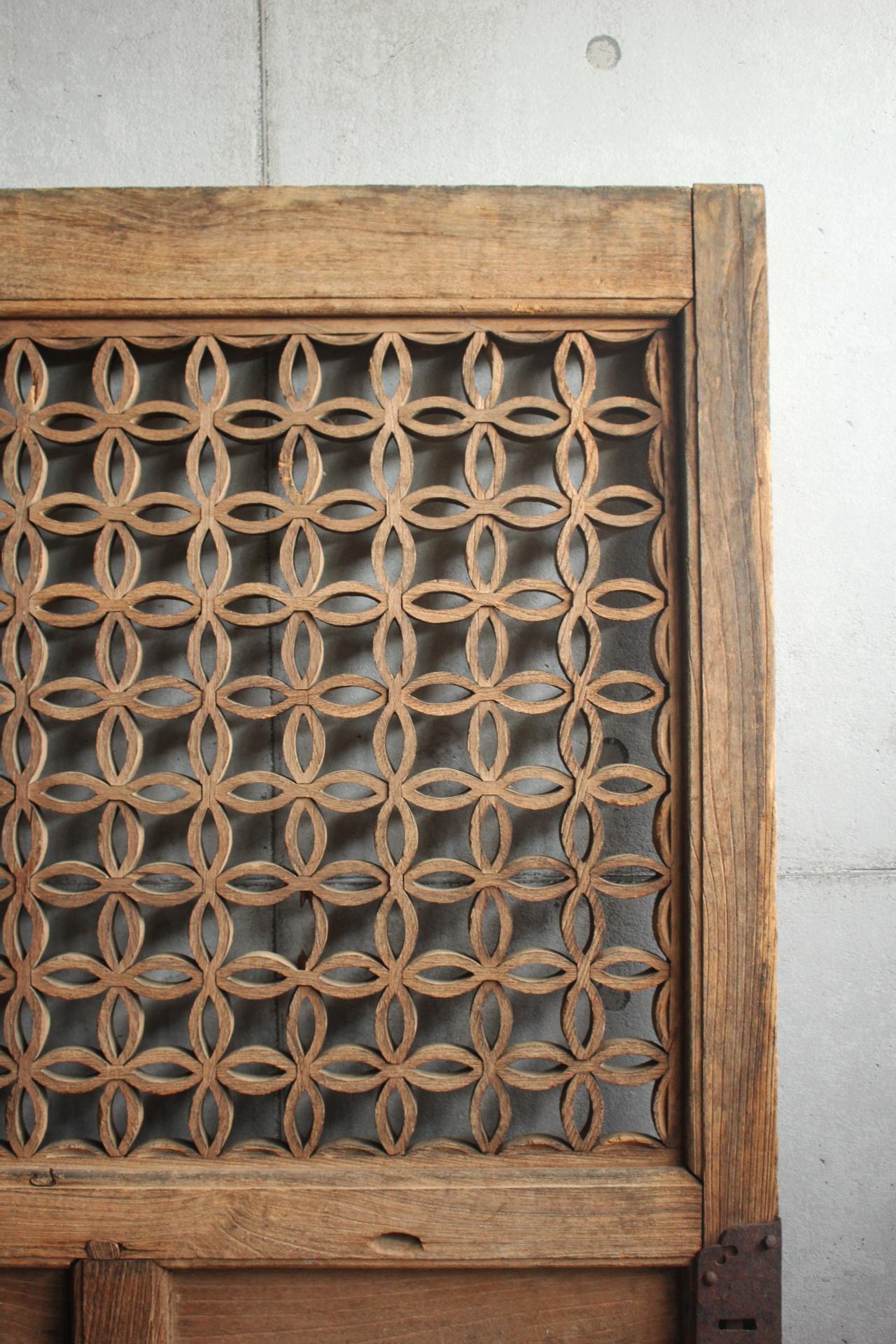 D4 Japanese Antiques, door, fittings, Temple fittings, Zelkova, Kumiko design In Distressed Condition For Sale In Niiza, JP