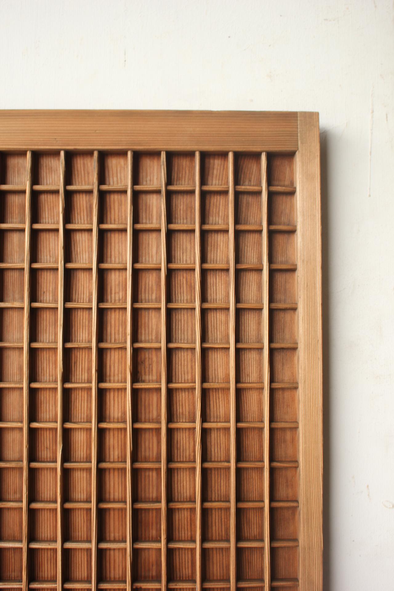 D6 Japanese Antiques two small doors, fittings, Cedar, square lattice For Sale 6