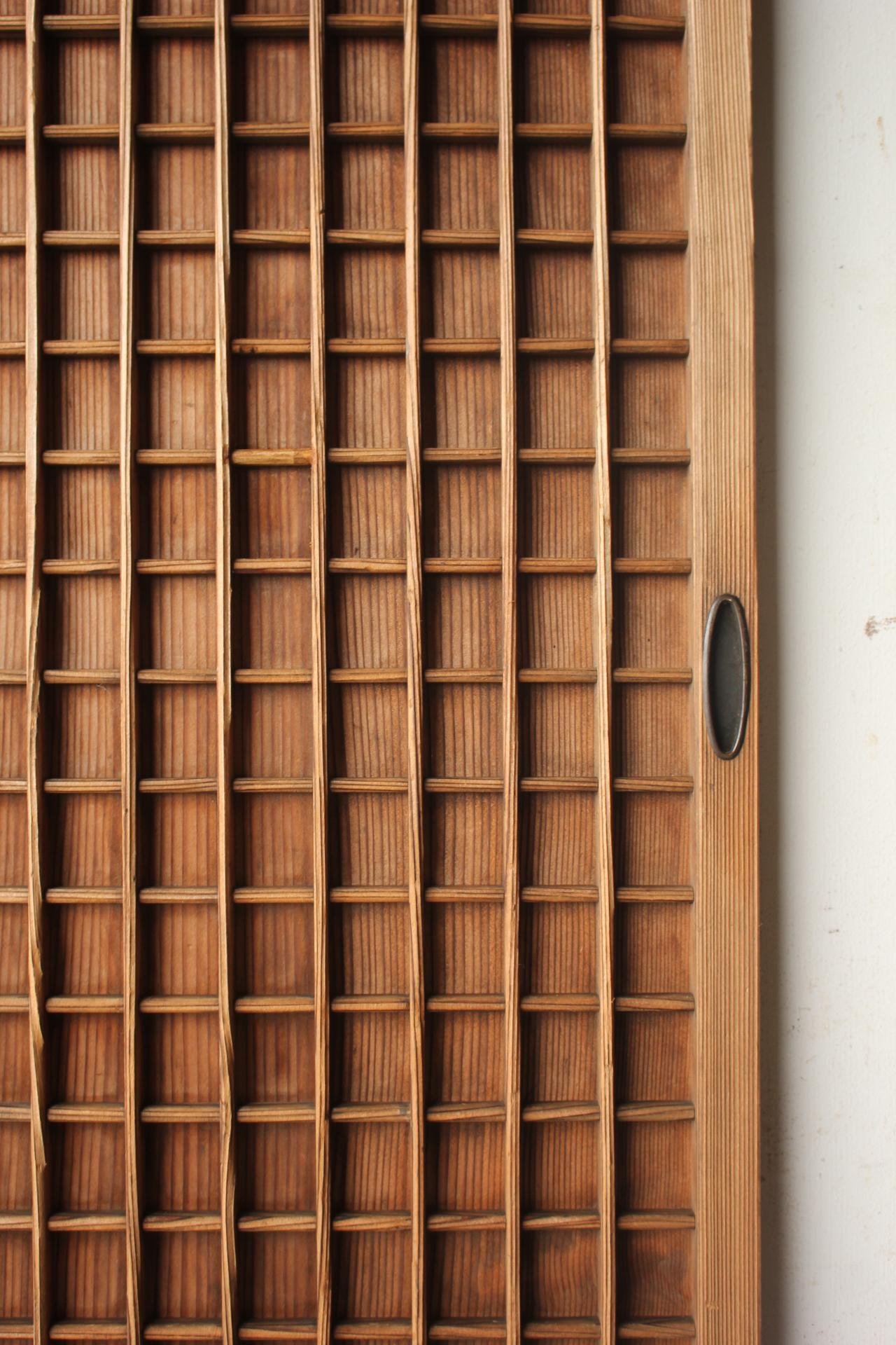 D6 Japanese Antiques two small doors, fittings, Cedar, square lattice For Sale 7