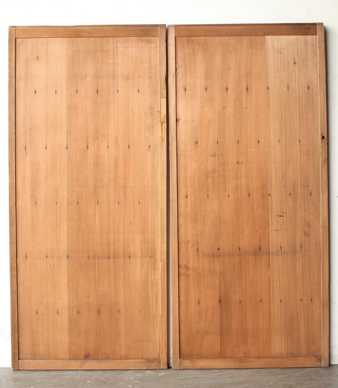 D6 Japanese Antiques two small doors, fittings, Cedar, square lattice For Sale 10