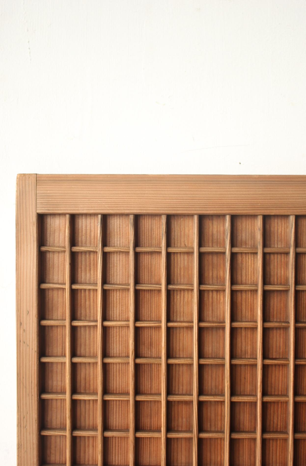 D6 Japanese Antiques two small doors, fittings, Cedar, square lattice For Sale 1