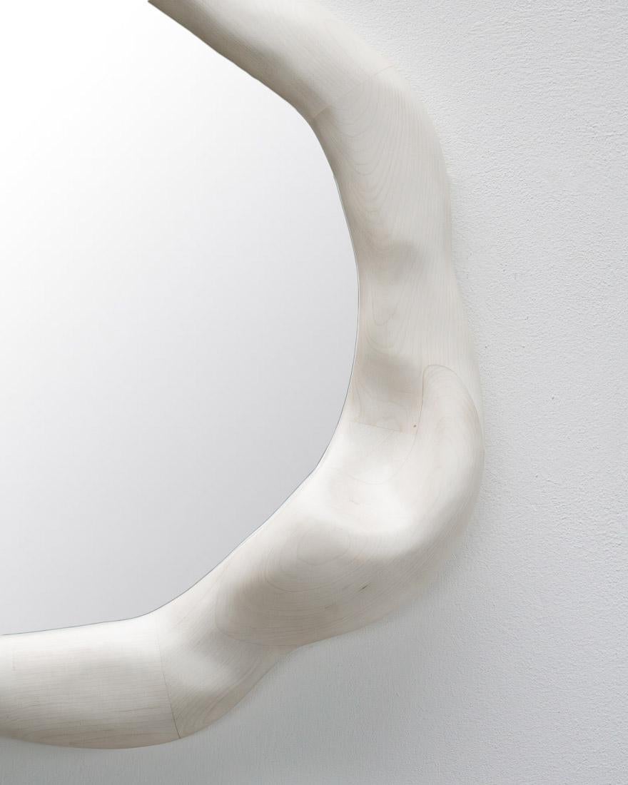 D65 Round Mirror with White Bleached Maple Wood Frame by Alexander Knysch In New Condition For Sale In Geneve, CH