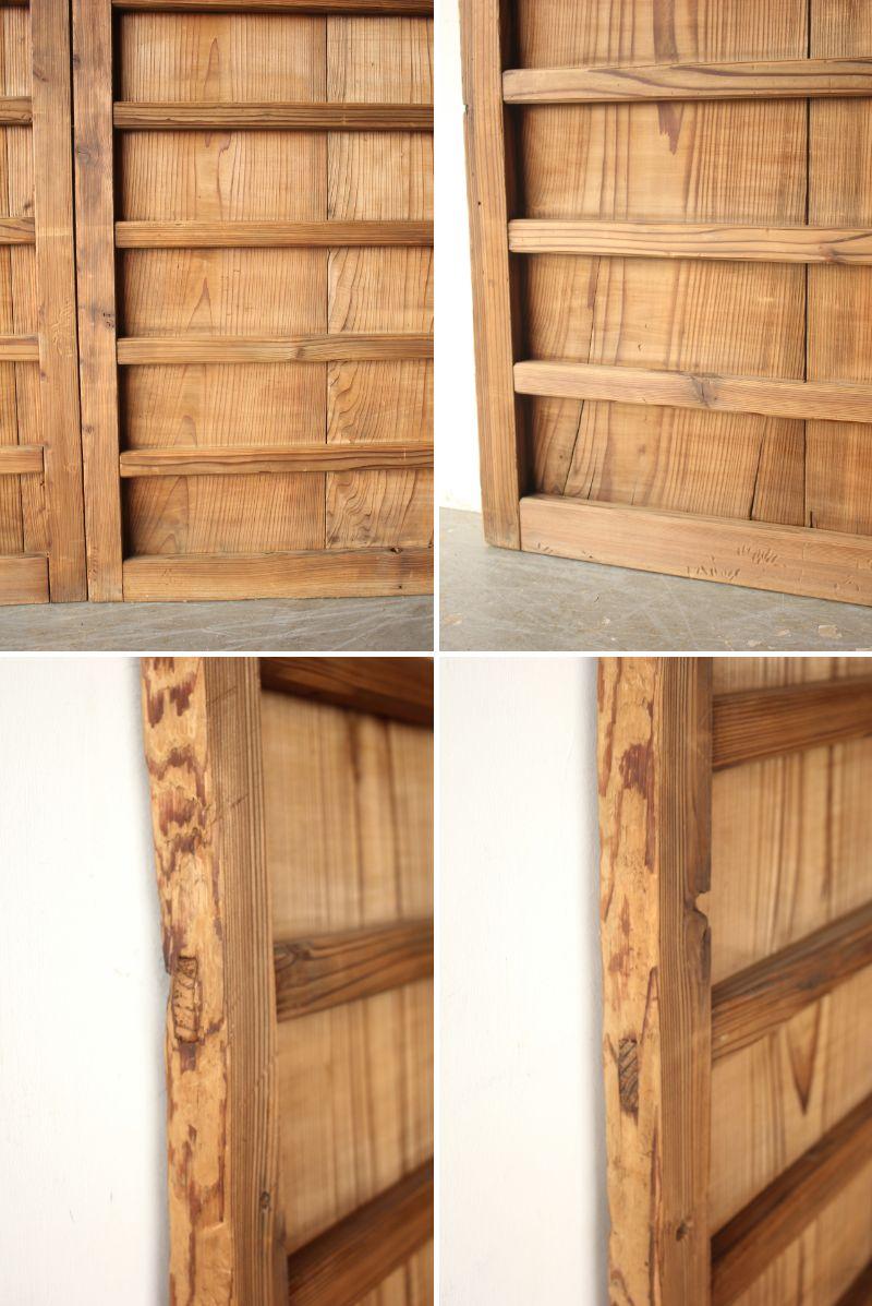 D8 Japanese Antiques two board doors, fittings, Cedar Striped design For Sale 7