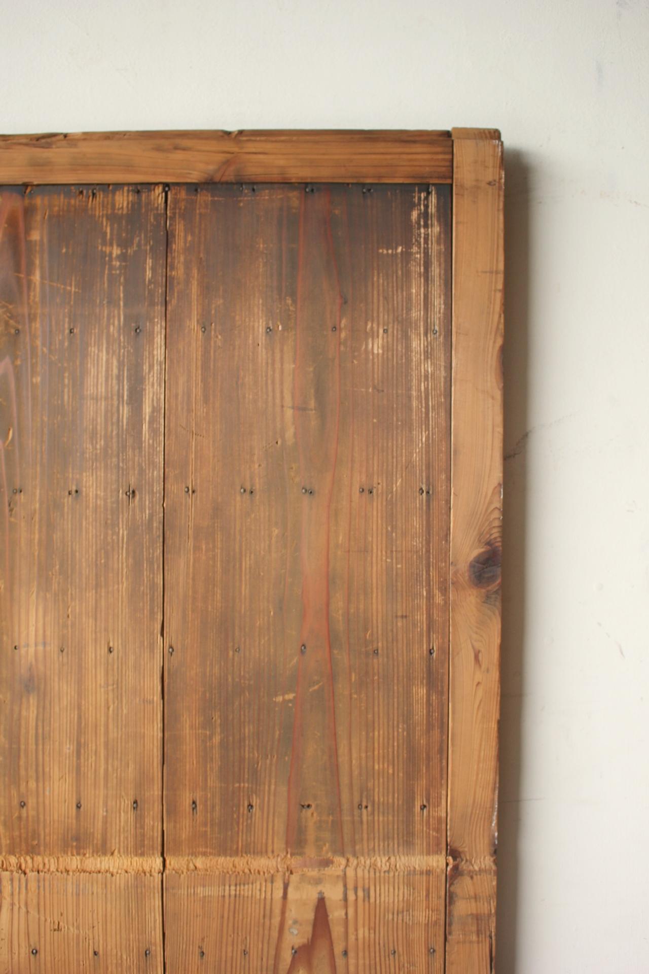 D8 Japanese Antiques two board doors, fittings, Cedar Striped design For Sale 10