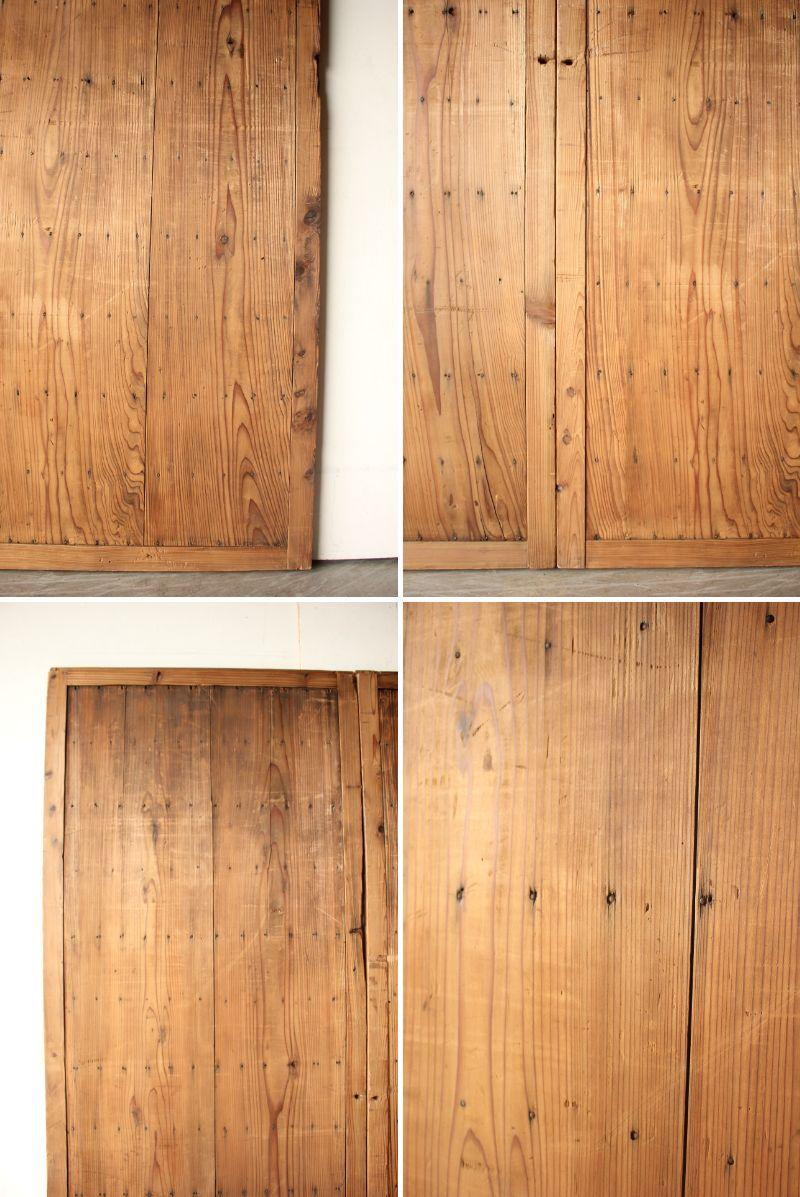 D8 Japanese Antiques two board doors, fittings, Cedar Striped design For Sale 14