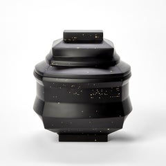 Daam Dah 1-3, eine schwarze gusseiserne Schachtel mit Deckel aus 3,5 Karat Gold von Choi Keeryong