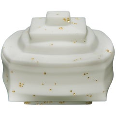 Daam Dah 8-1, a Unique White Glass Lidded Box with Gold Detail by Choi Keeryong