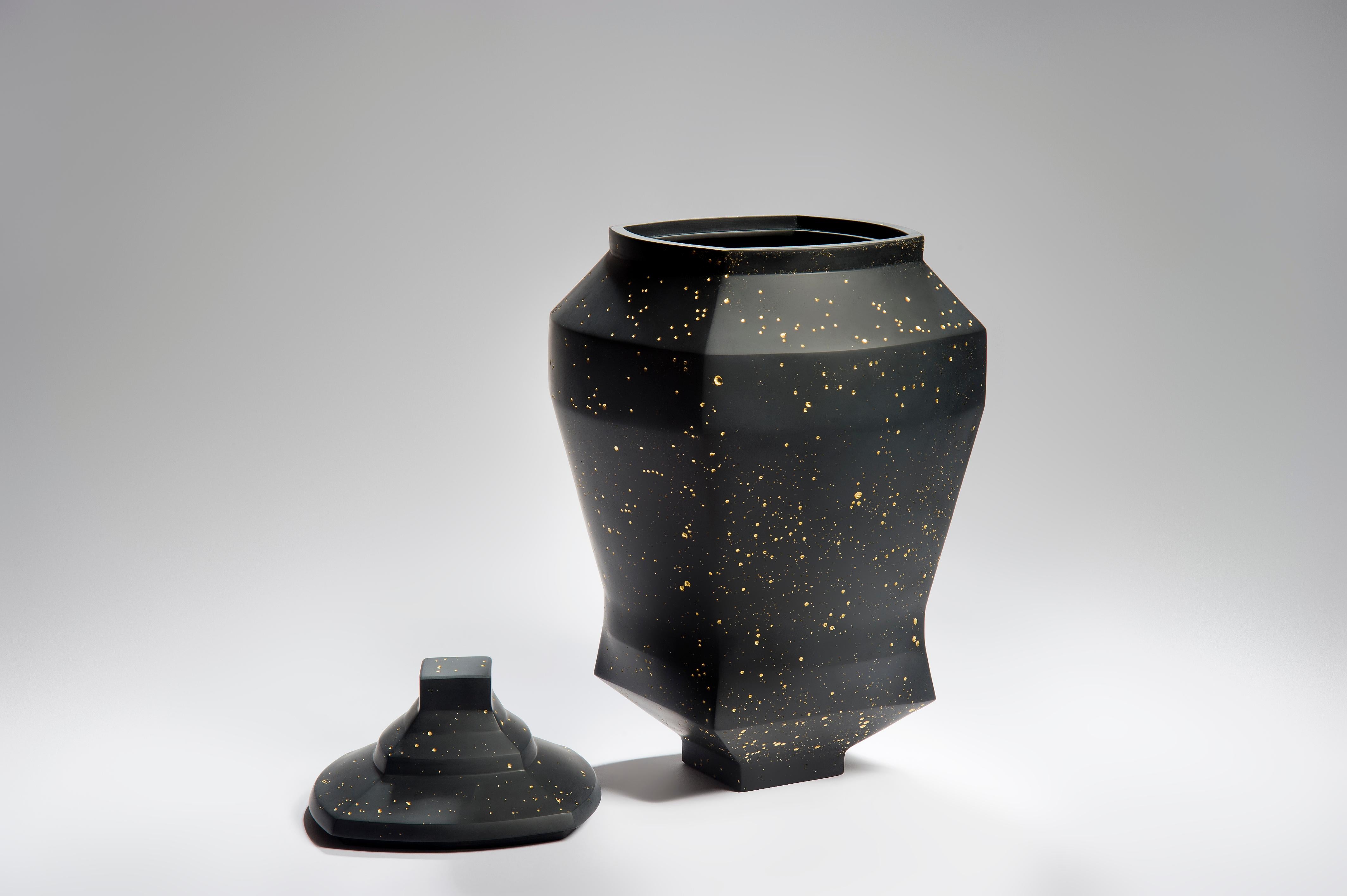 Hand-Crafted Daam Dah 9, a Unique Black Glass Lidded Box with Gold Detail by Choi Keeryong For Sale