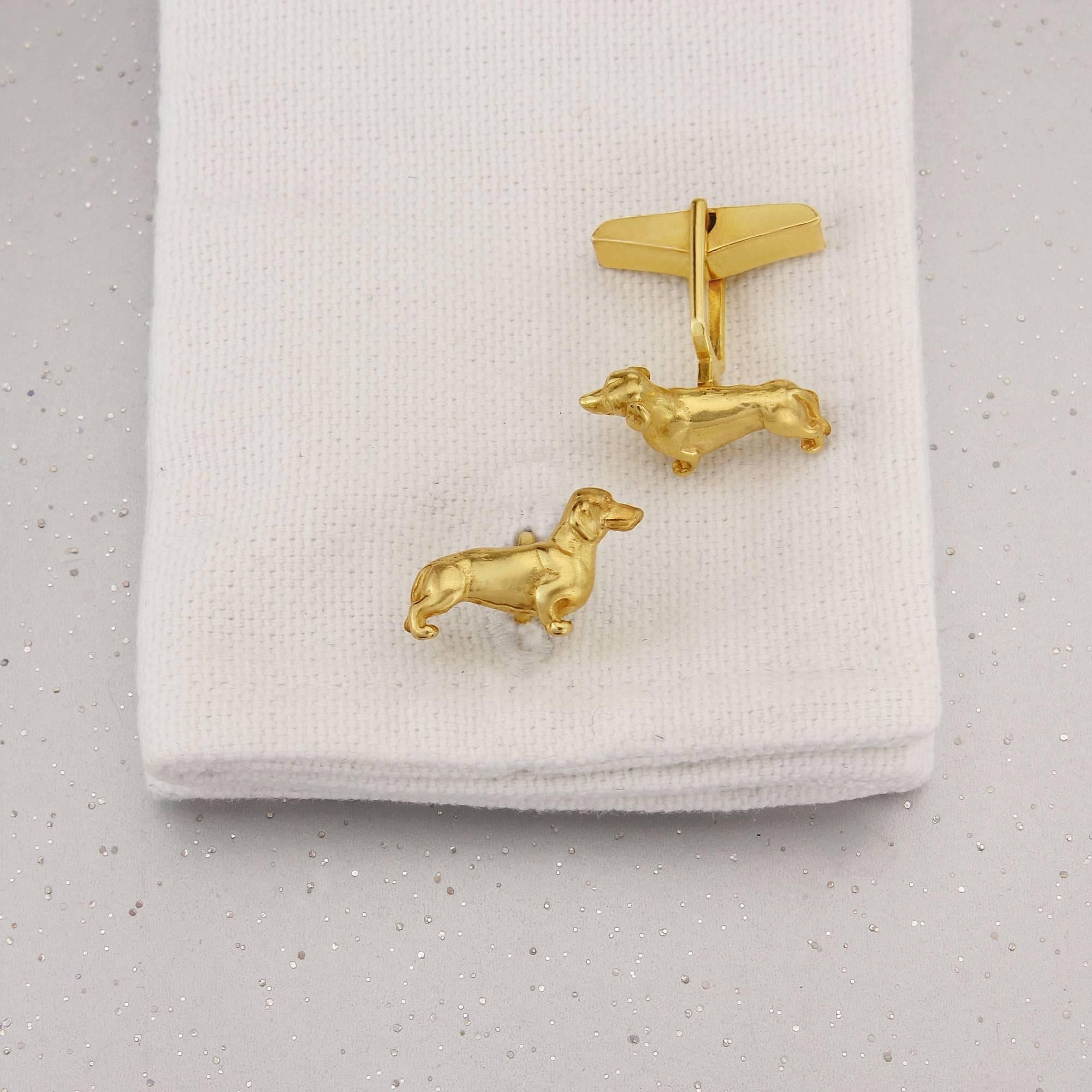 The lovable Dachshund as a stunning pair of cufflinks, made from solid Sterling Silver with a 9 carat Gold layer.
These gorgeous cufflinks are ideal for the discerning gentleman fond of his beloved Dachshund. This realistic mini sculpture is made in