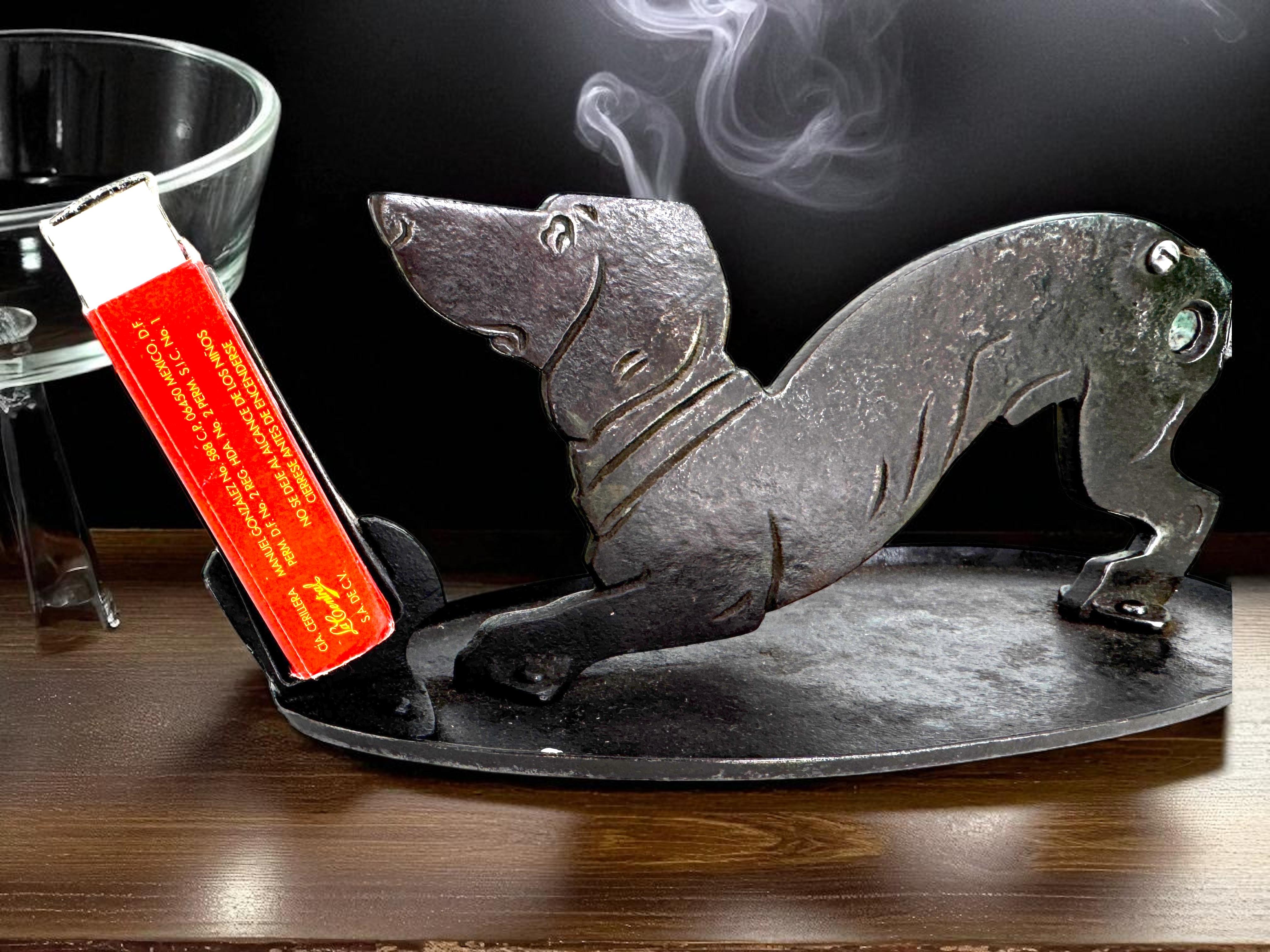 Teckel Figural Coupe-cigare et porte-allumettes Art et artisanat allemand ancien en vente 6