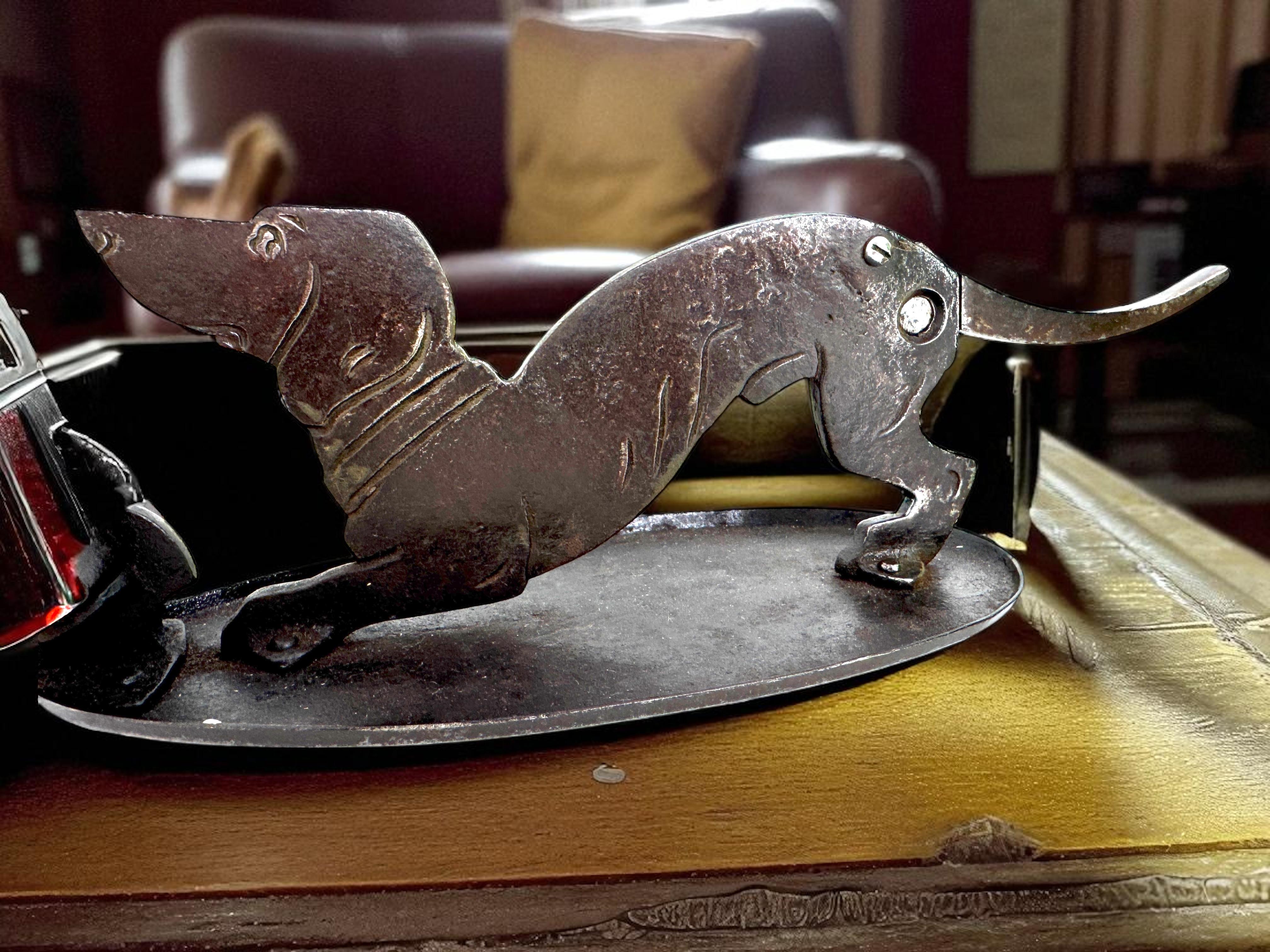Teckel Figural Coupe-cigare et porte-allumettes Art et artisanat allemand ancien en vente 7
