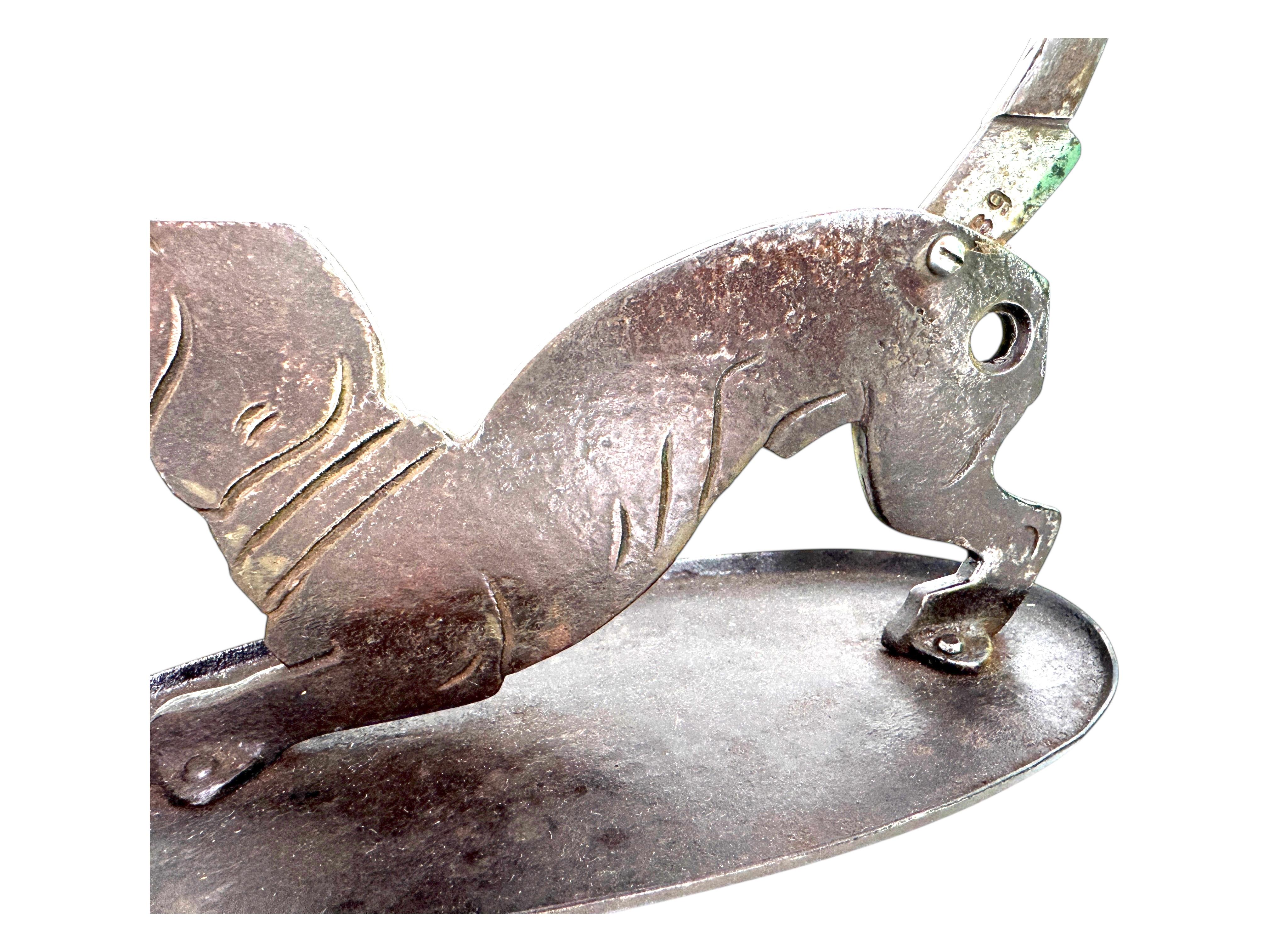 Teckel Figural Coupe-cigare et porte-allumettes Art et artisanat allemand ancien en vente 2