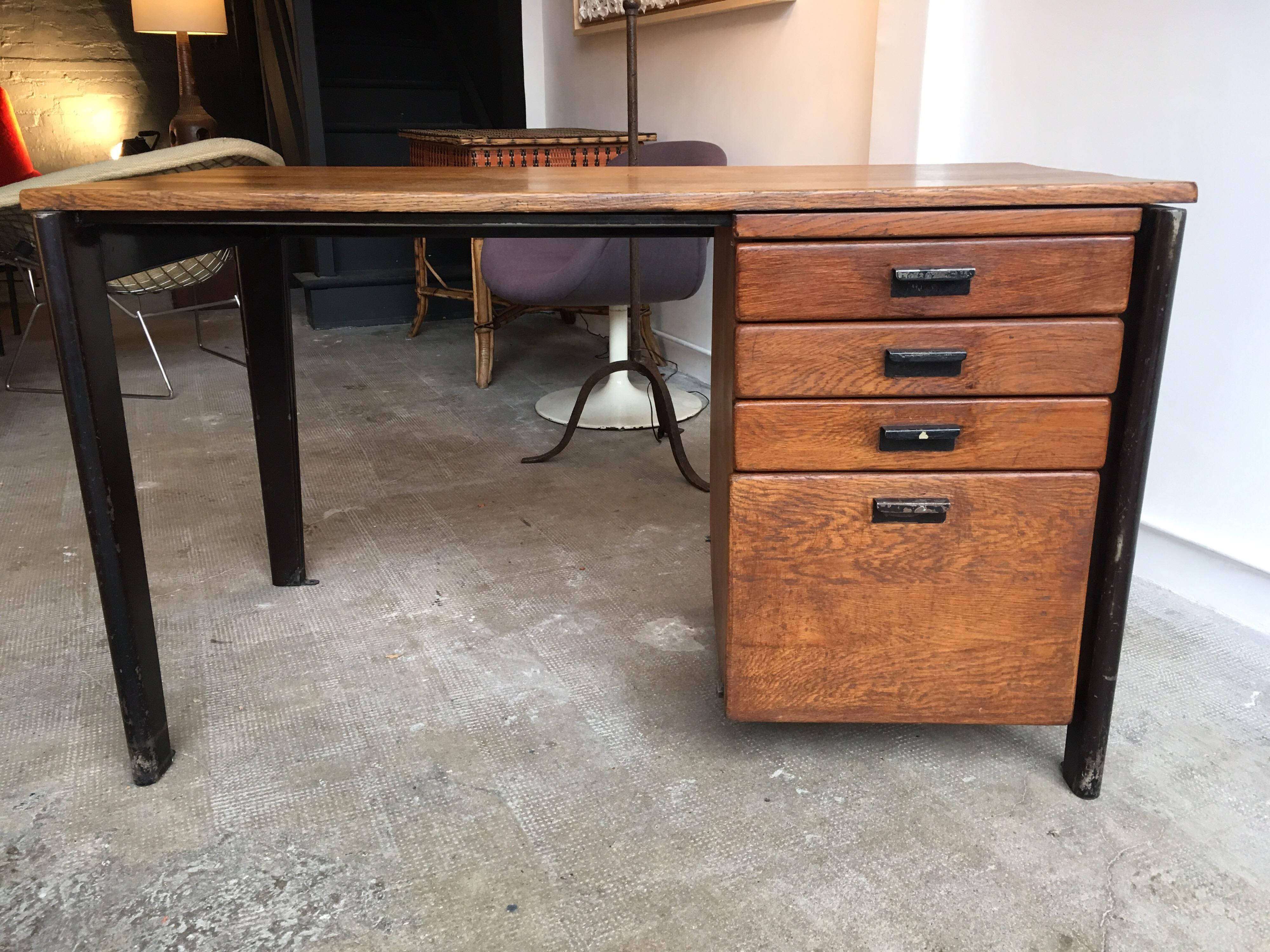 Mid-20th Century Dactylo Desk, Bureau Dactylo, Jean Prouvé, circa 1941, France, Oak and Metal For Sale