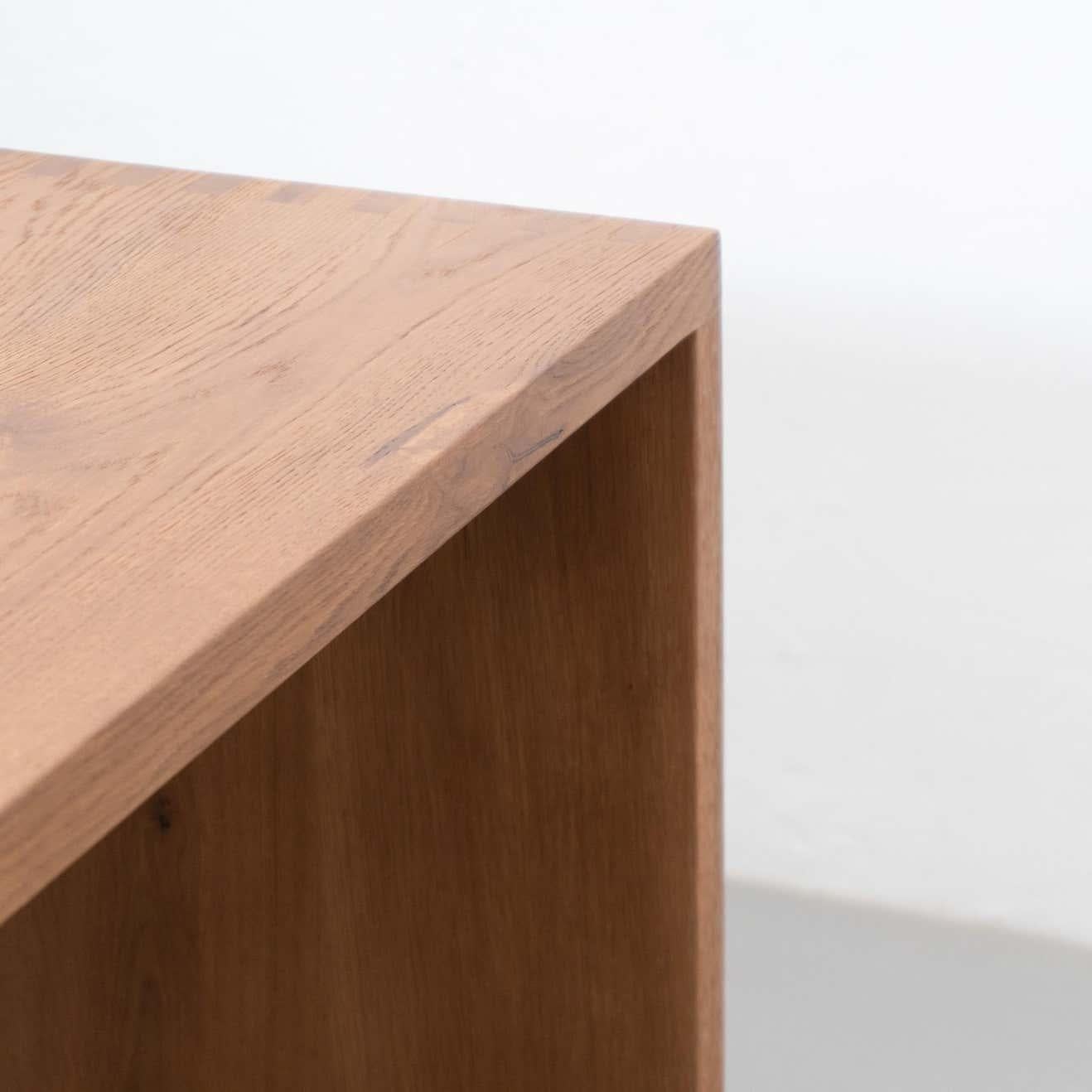 Dada Est. Table de salle à manger contemporaine en chêne massif en vente 1