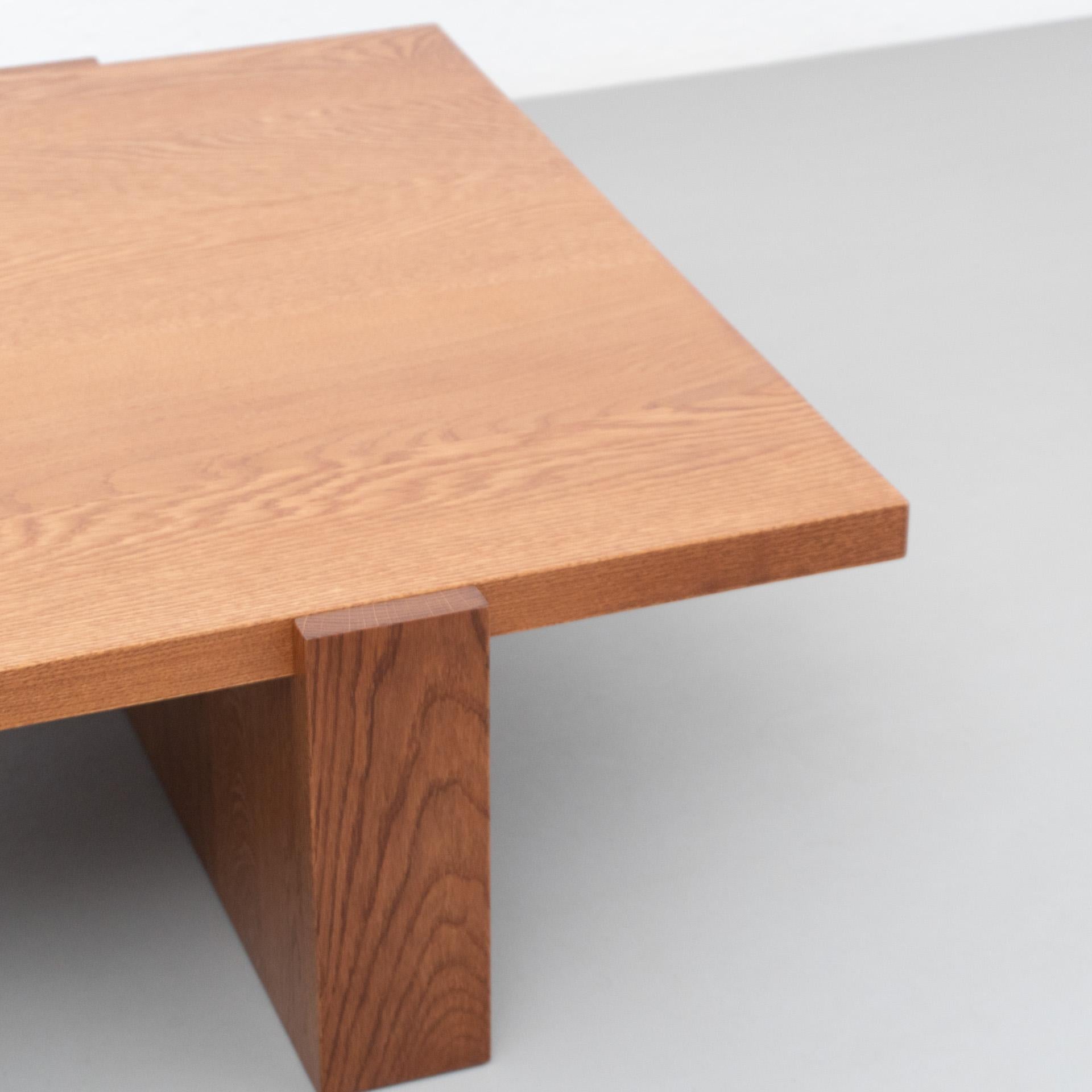 Chêne Dada Est. Table basse contemporaine en chêne massif en vente